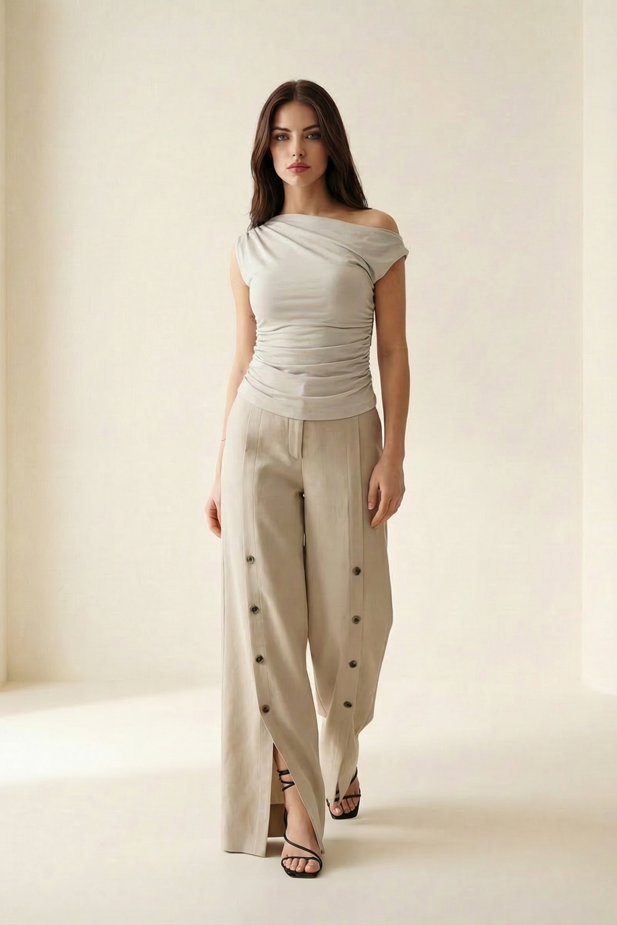 Bej Drape Ve Omuz Detaylı Tam Kalıp Bluz