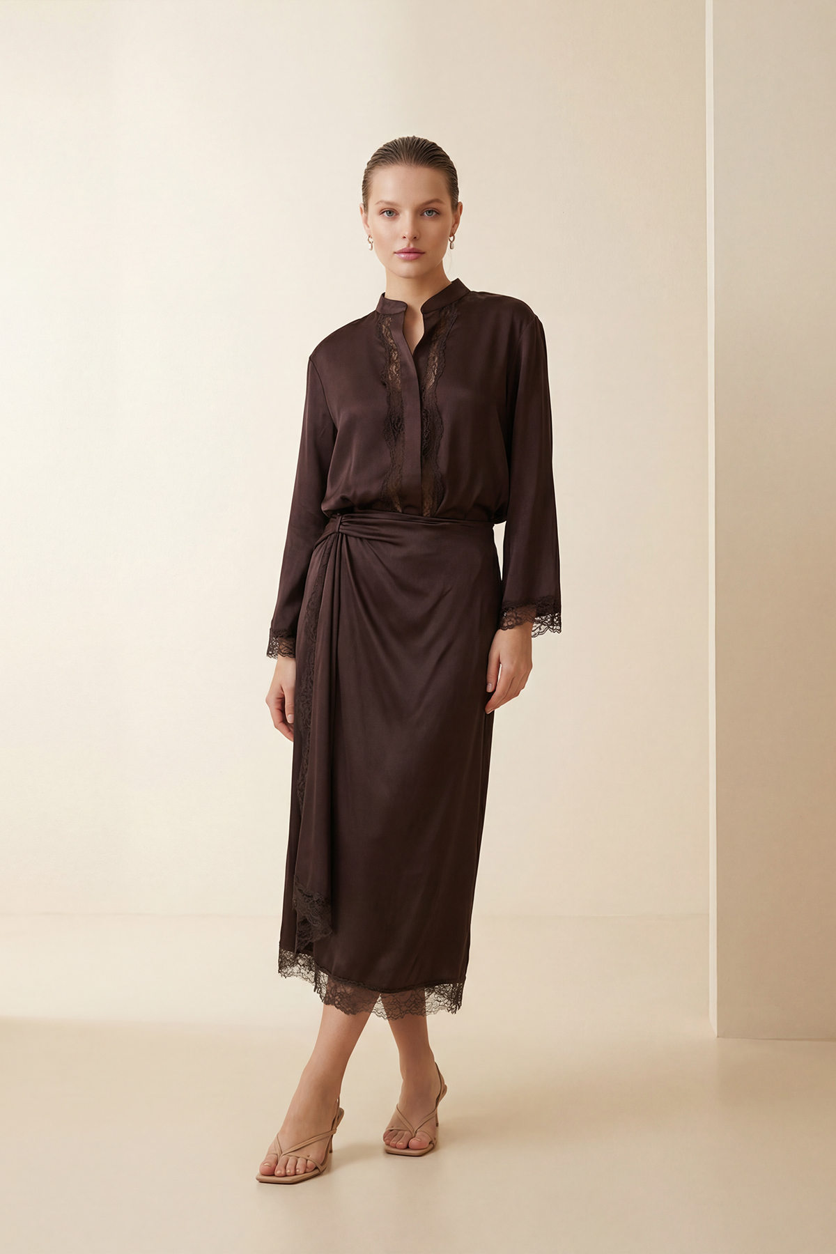 Acı-Kahve Büzgü Ve Dantel Detaylı Zarif Etek