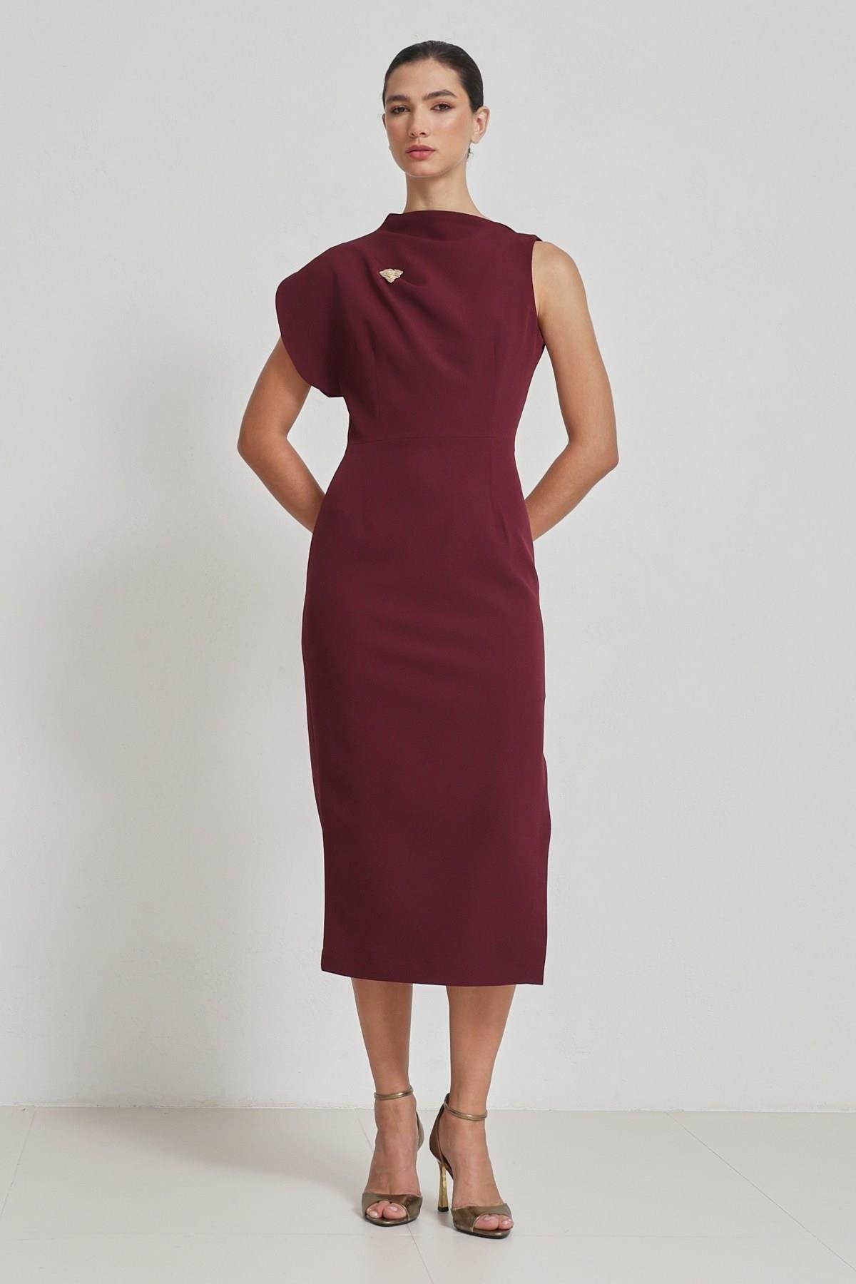 Bordo Tek Omuz Detaylı Tam Kalıp Uzun Elbise