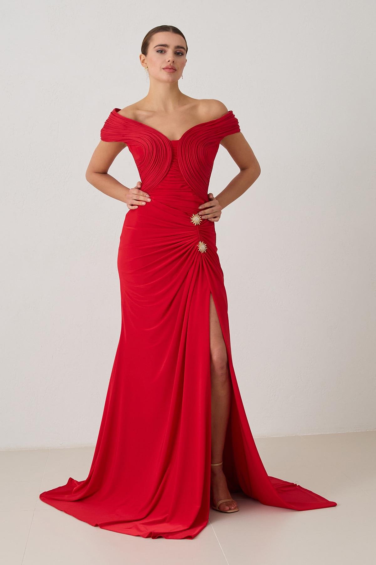 Kırmızı Omuz Detaylı Drapeli Maxi Boy Abiye Elbise