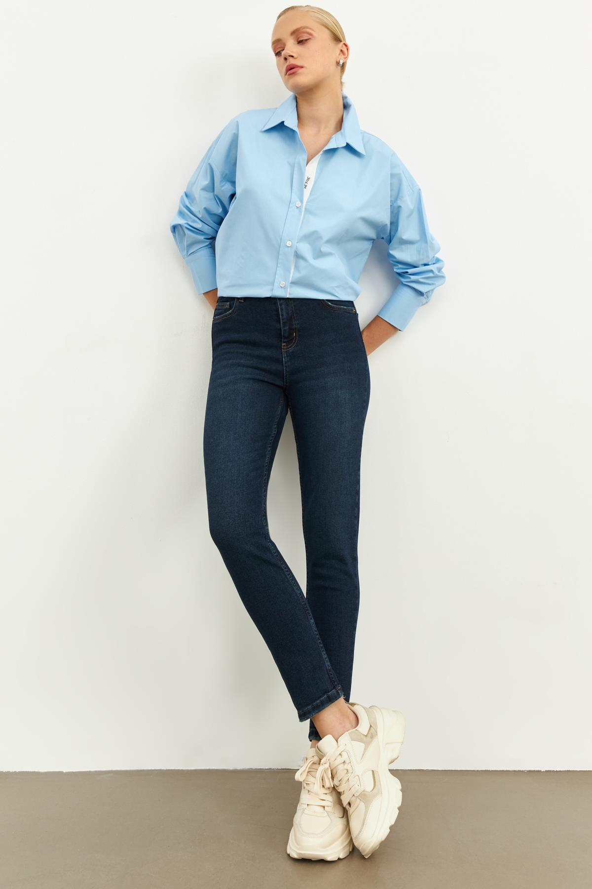Koyu Mavi Normal Bel Jeans Kadın Jean modelleri
