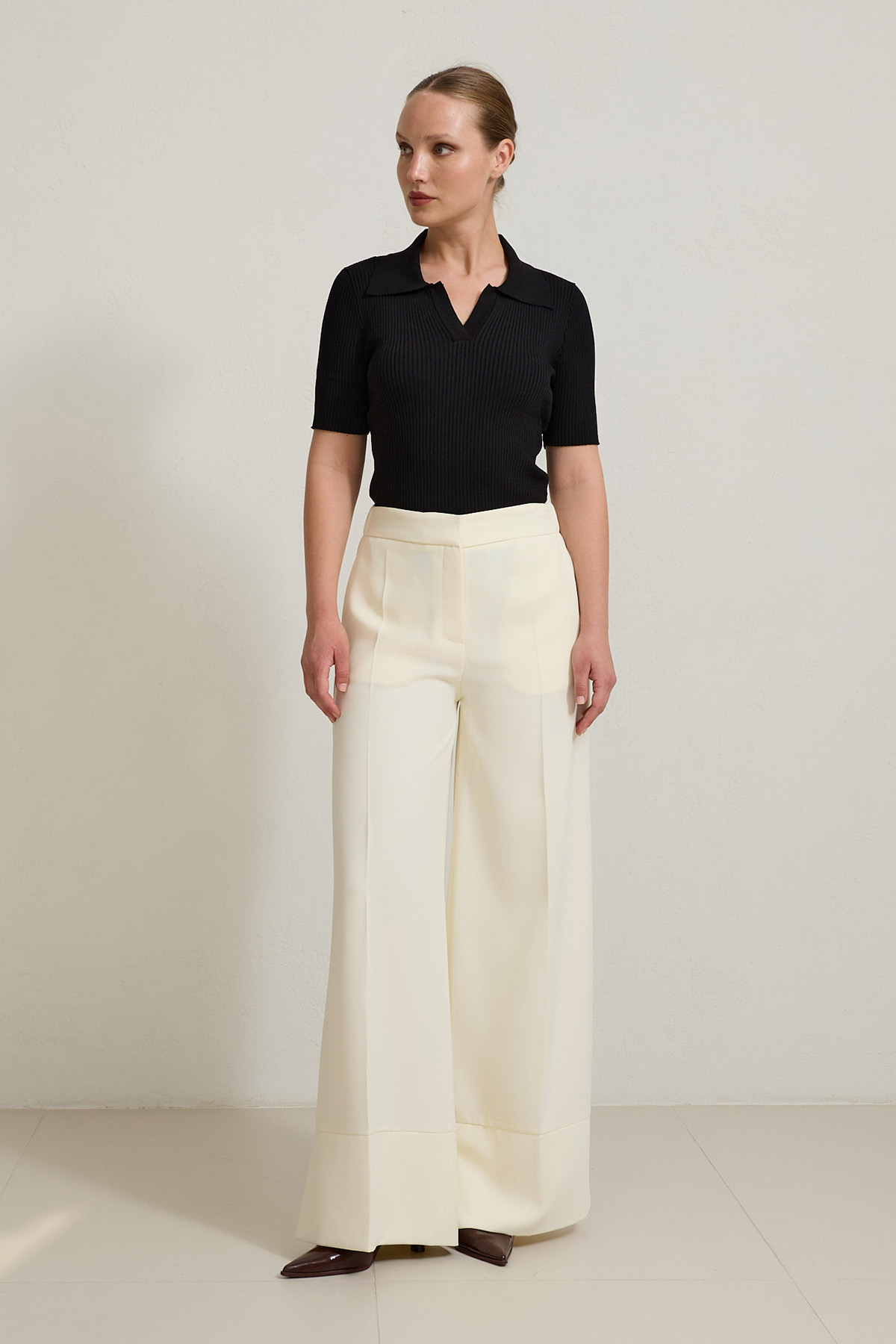 Krem Rahat Kesim Geniş Paça Pantolon