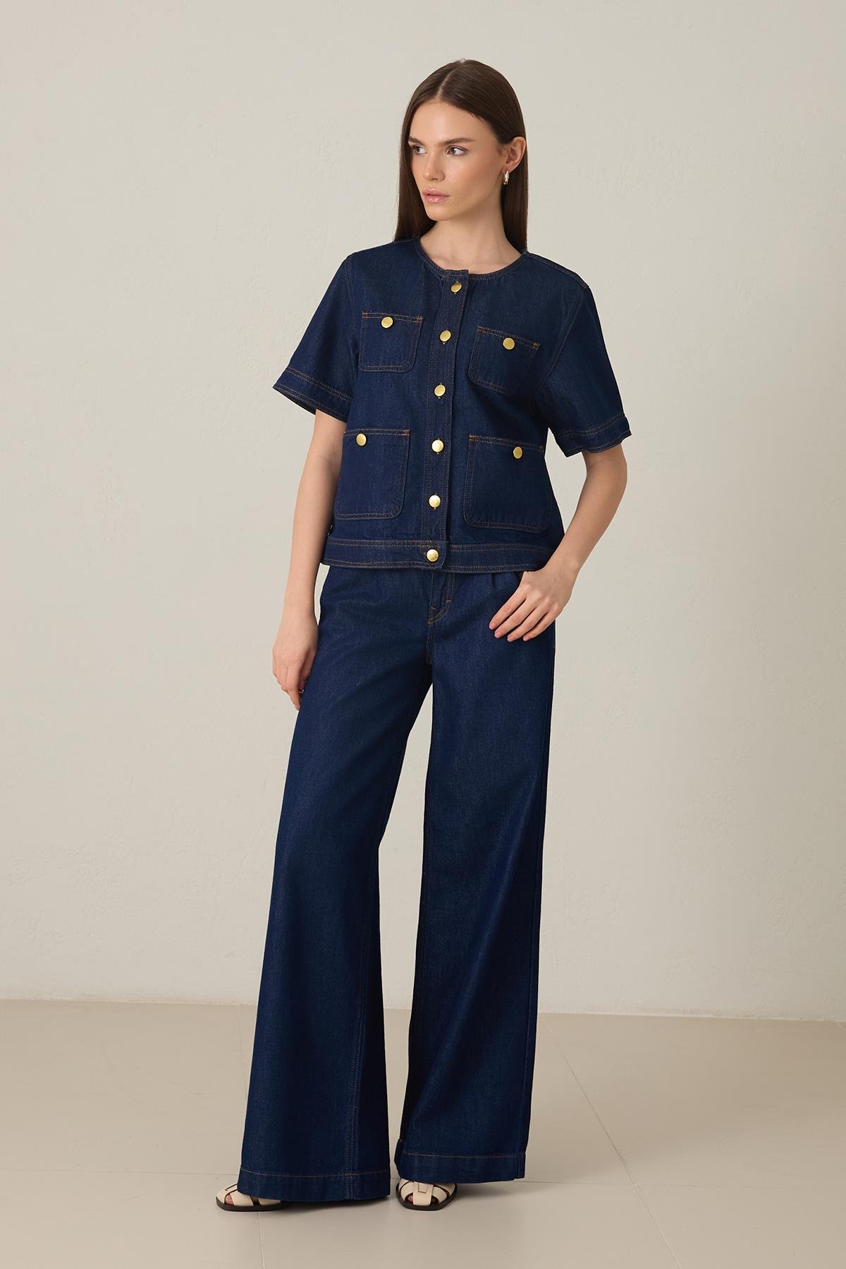 Lacivert Düğme Ve Cep Detaylı Kısa Kollu Yakasız Kot Ceket