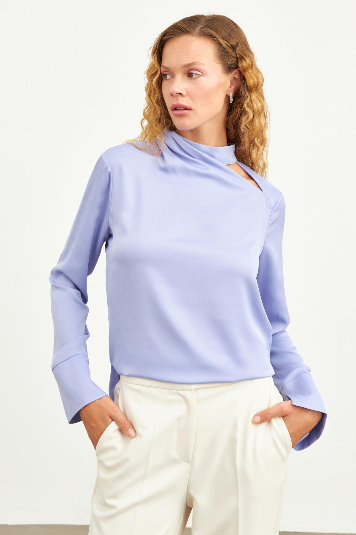 Lila Omuz Detaylı Bluz