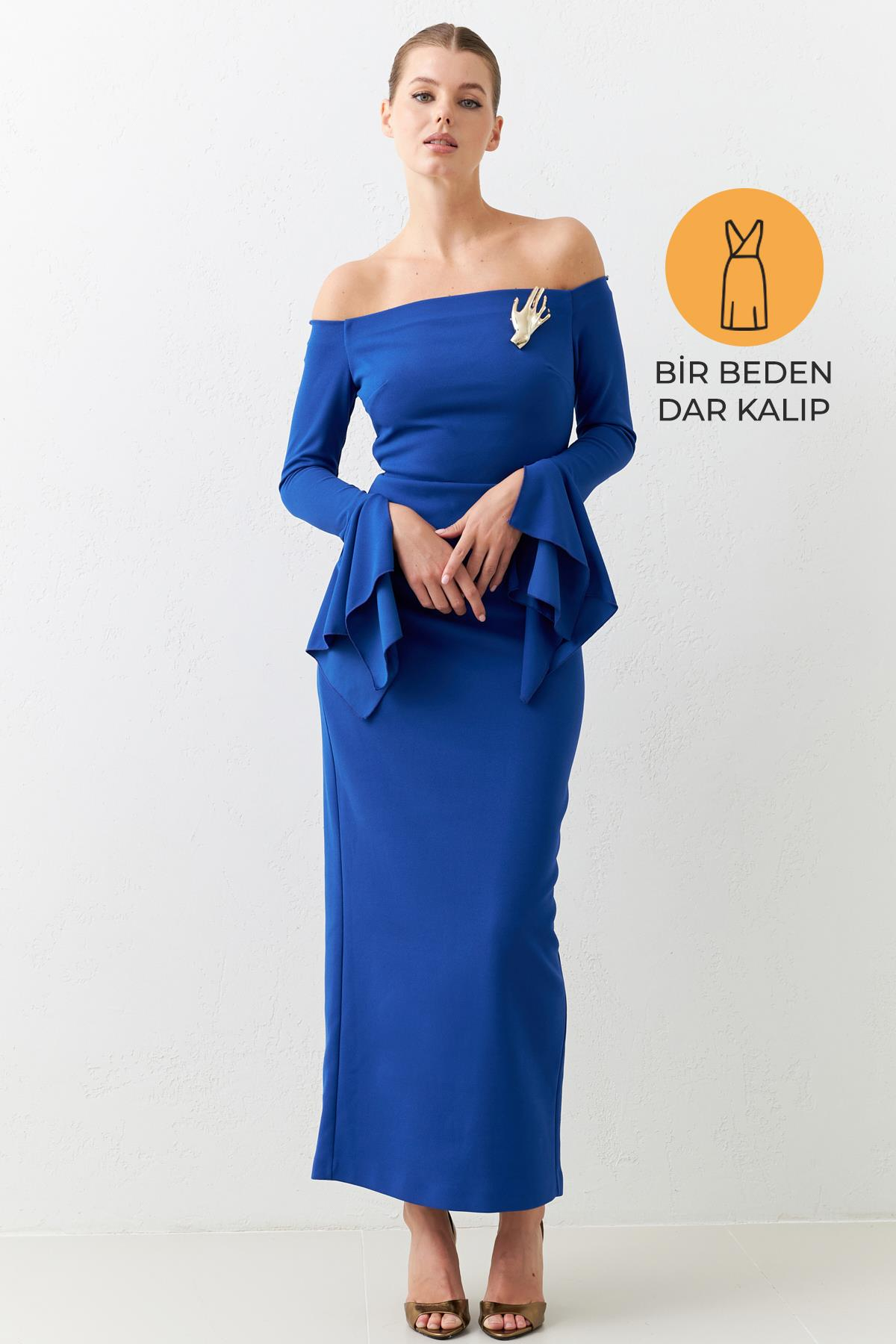 Mavi Dar Kalıp Omuz Ve Kol Detaylı Maxi Boy Elbise