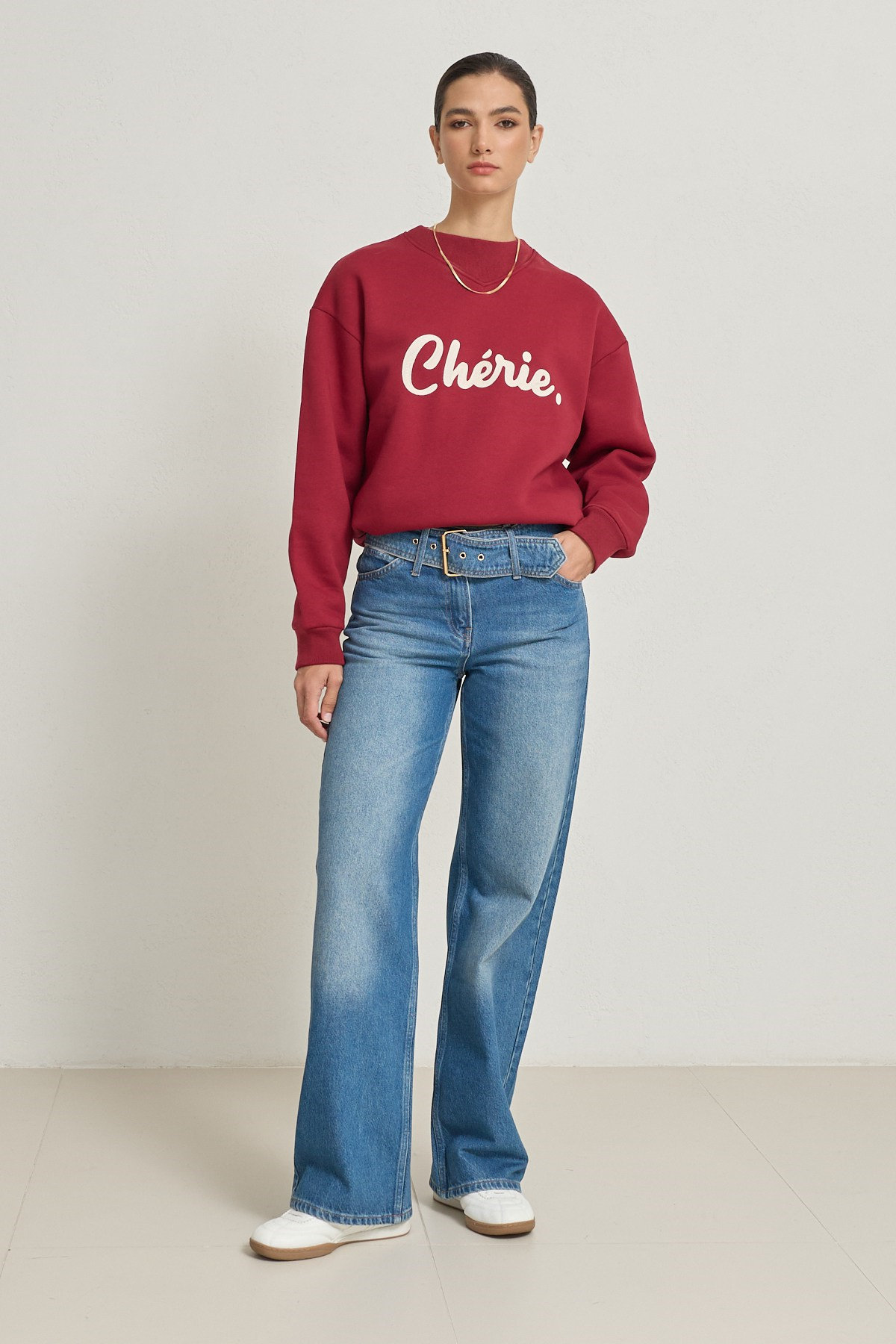 Mavi Kemer Detaylı Rahat Kesim Kot Pantolon