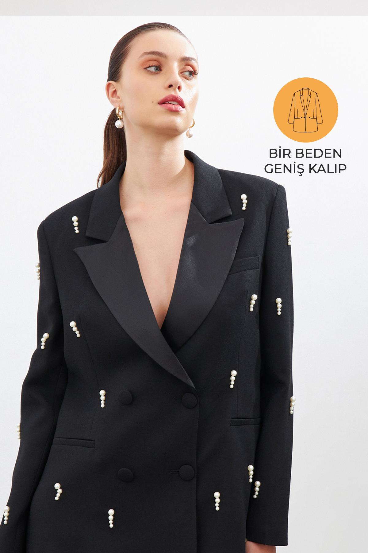 Siyah İnci Ve Düğme Detaylı Geniş Kesim Ceket