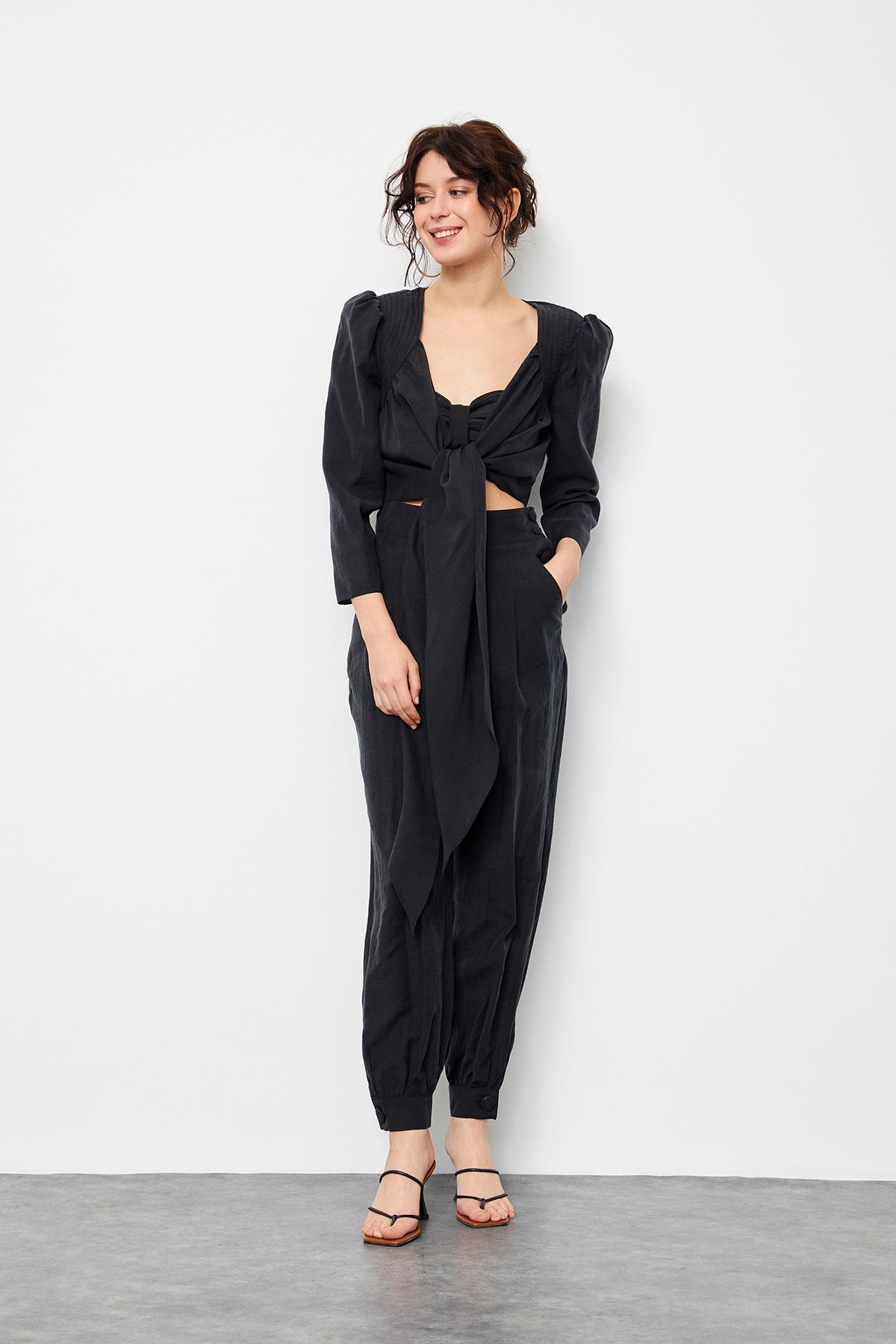 Siyah Crop Top Pantolon Üç Parça Takım