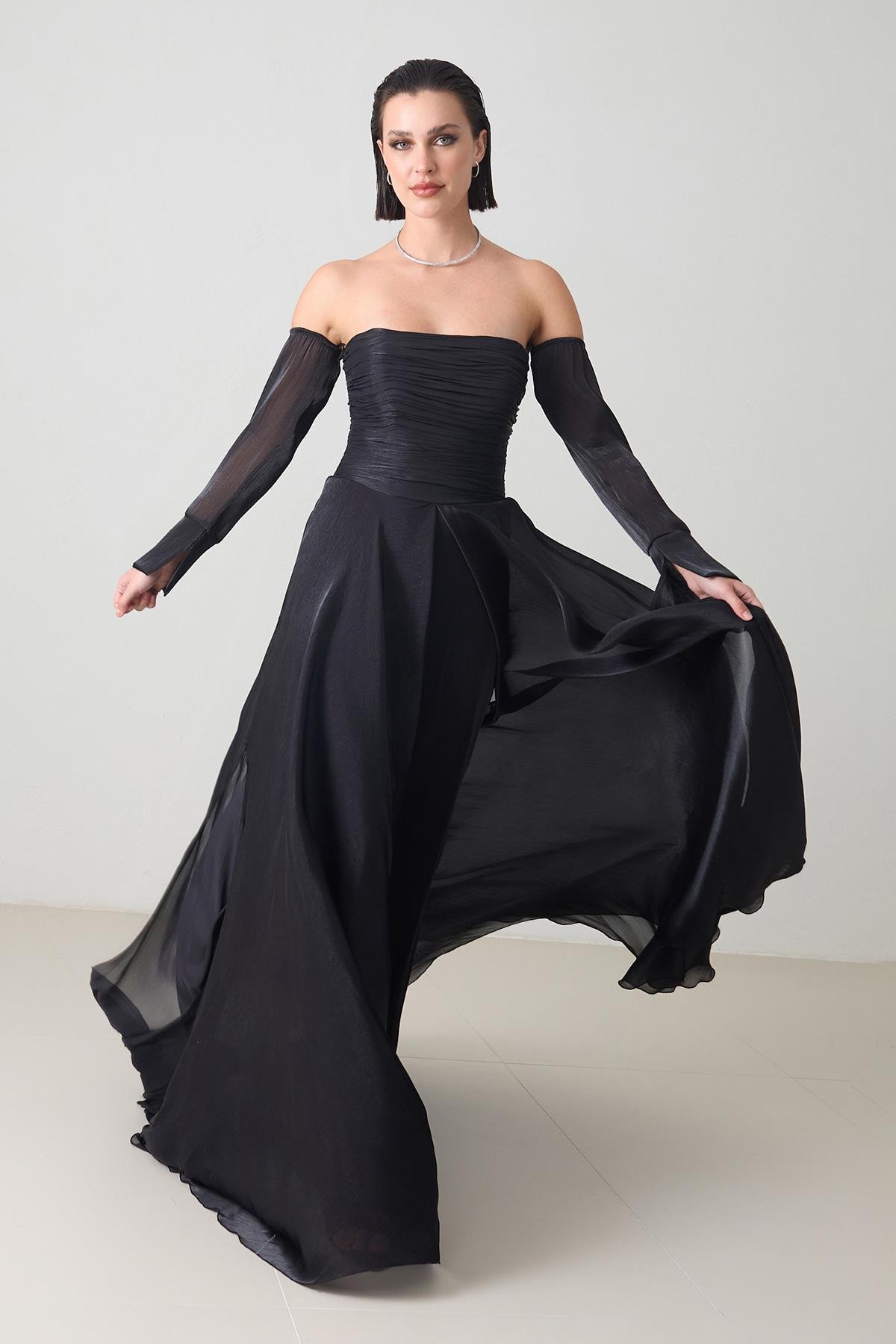 Siyah Straplez Kol Detaylı Abiye Tulum