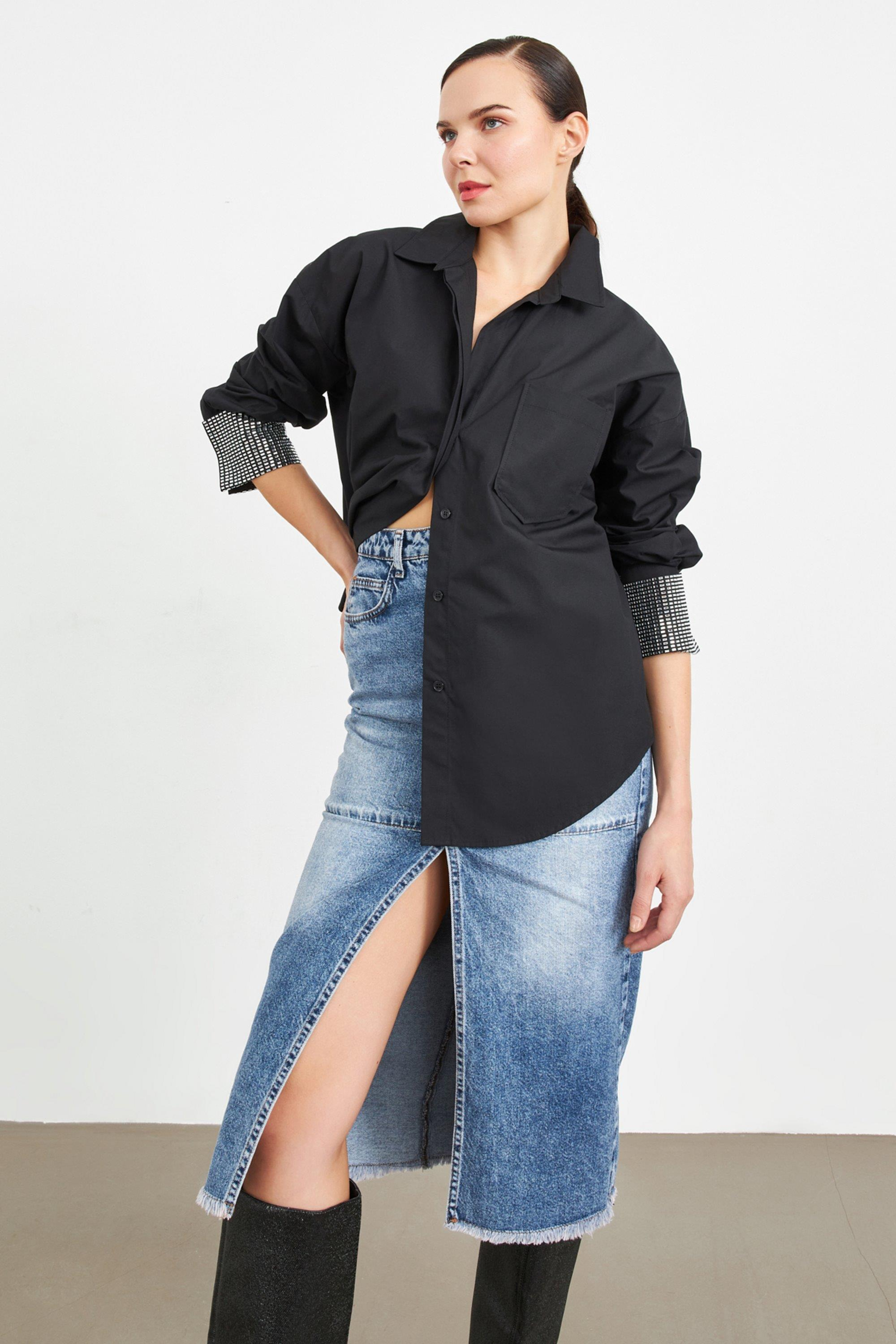 Siyah Taş Detaylı Uzun Kollu Oversize Gömlek