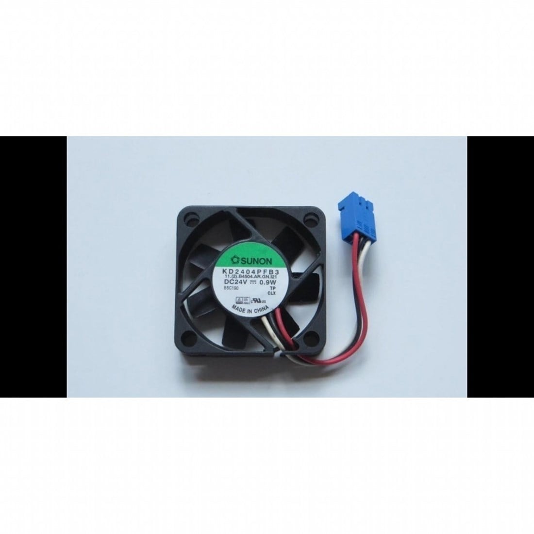 KD2404PFB3 - SUNON Sunucu Soğutma Fanı 40X40X10 24V DC 0.9W 3 Kablolu