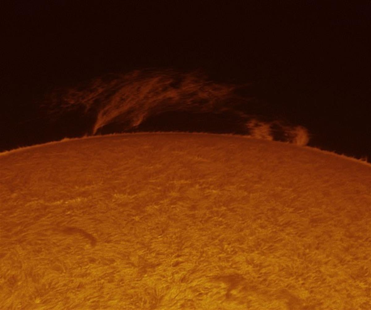 LUNT LS100THa/B1200 H-alpha Solar Telescope