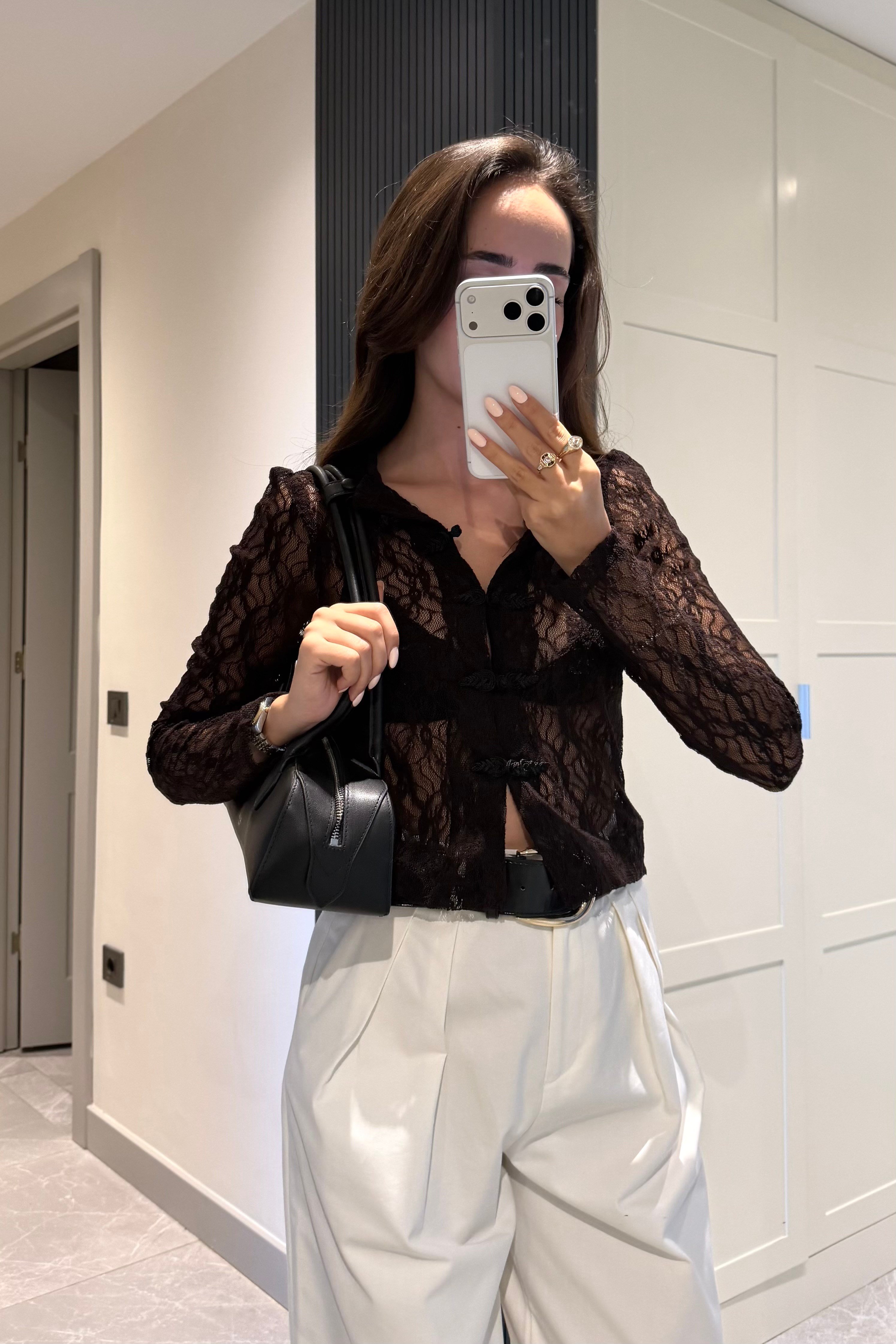 Acı Kahve Düğmeli Dantel Bluz - Kadın Blouses Modelleri - Nazliye Moda | Kadın Giyim Modası