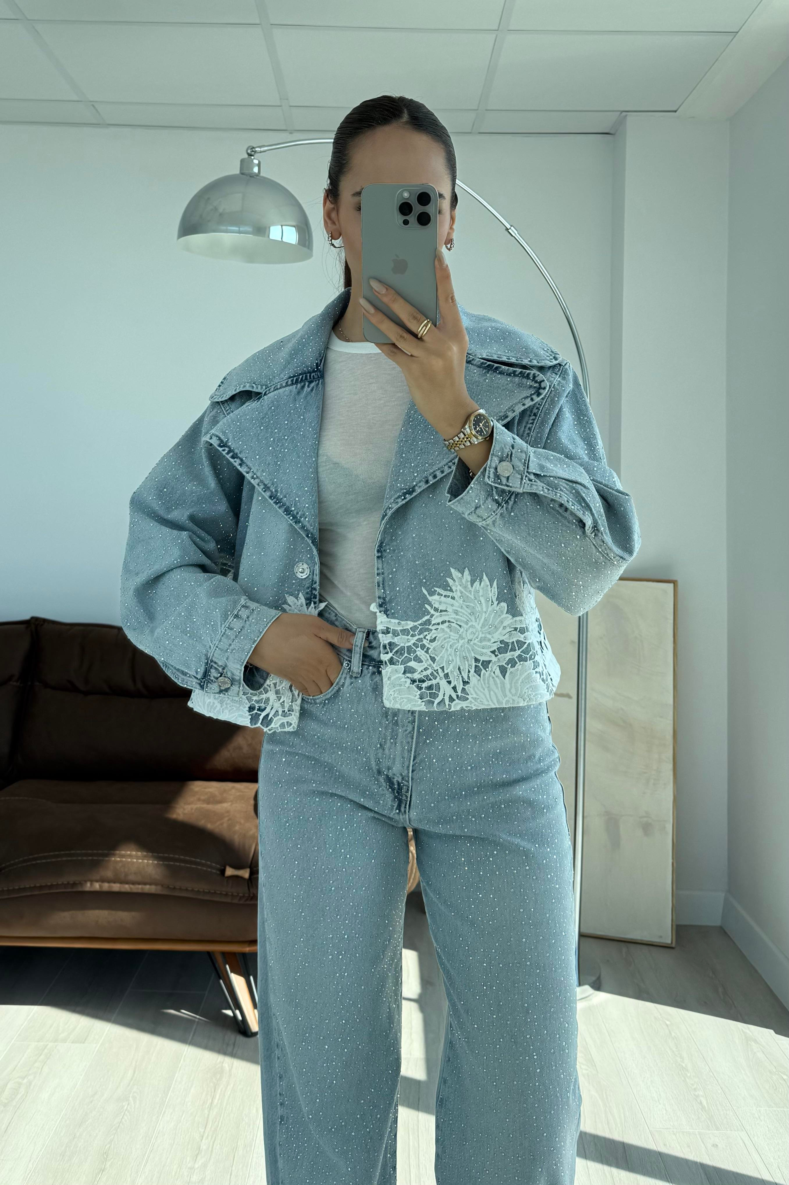Açık Mavi Dantelli Taşlı Jean - Kadın Jackets Modelleri - Nazliye Moda | Kadın Giyim Modası