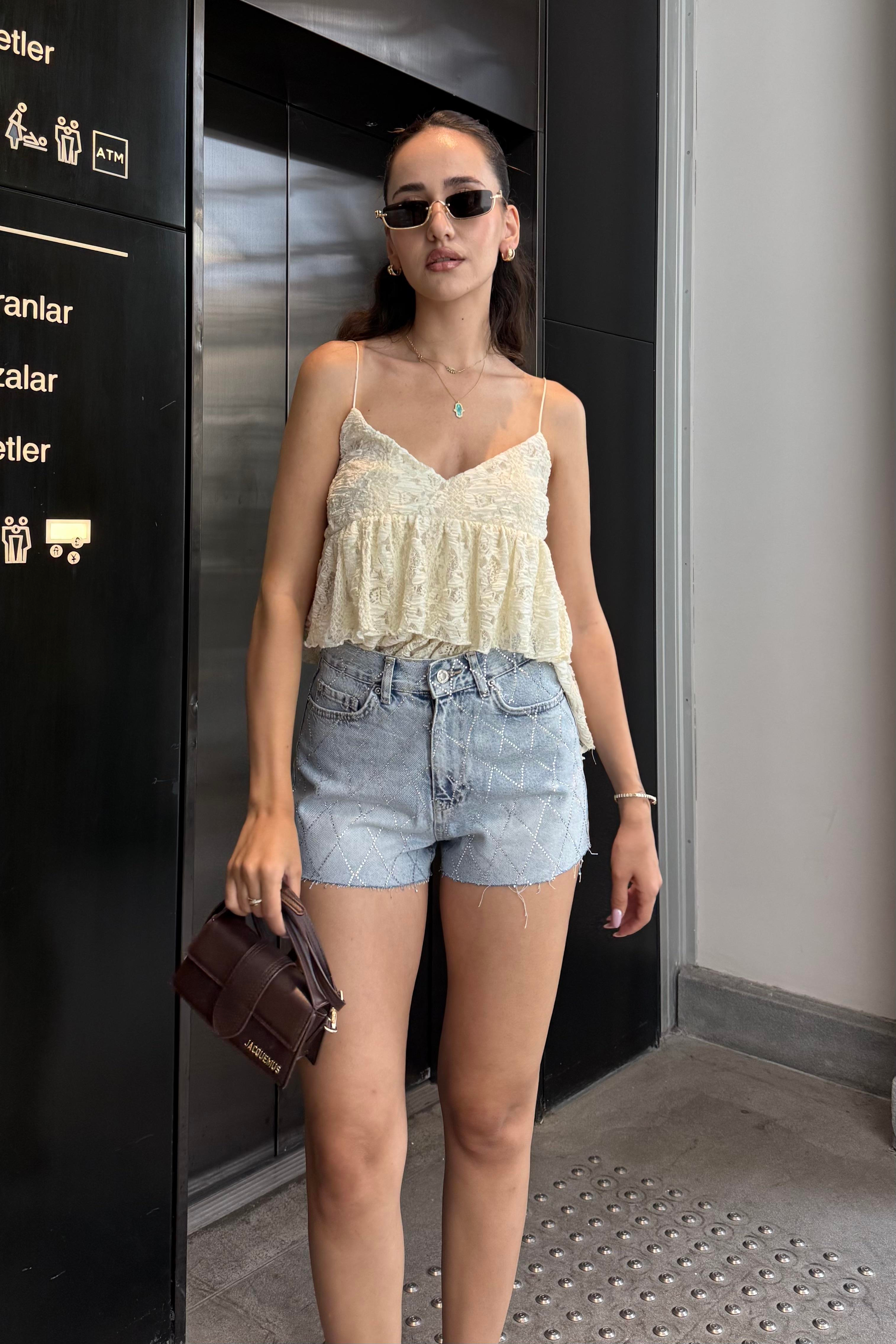 Açık Mavi Taşlı Premium Jean Şort - Kadın Şort Modelleri - Nazliye Moda | Kadın Giyim Modası
