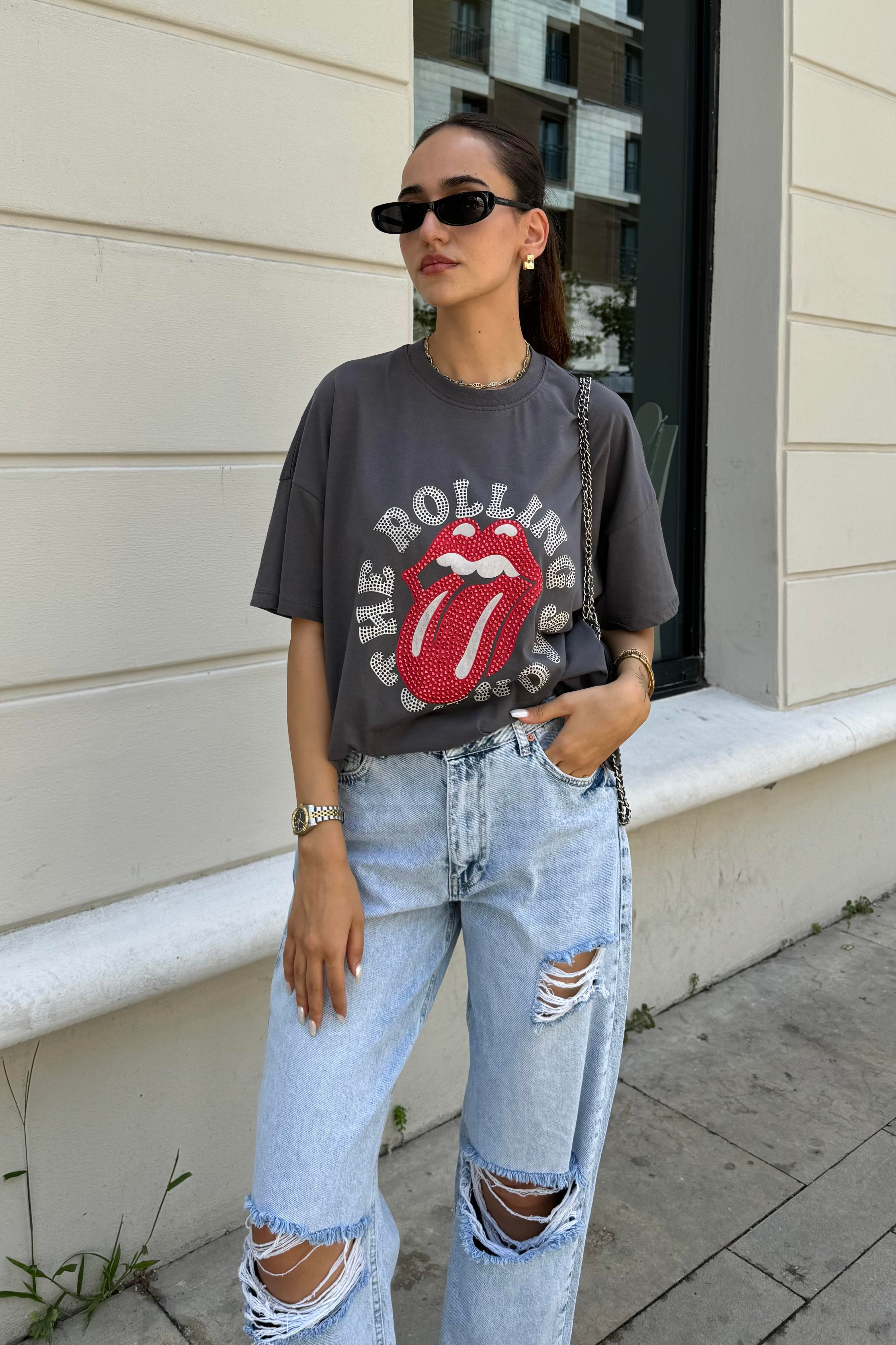 Antrasit Taş Baskılı T-Shirt - Kadın T-Shirt Modelleri - Nazliye Moda - Kadın Giyim Modası