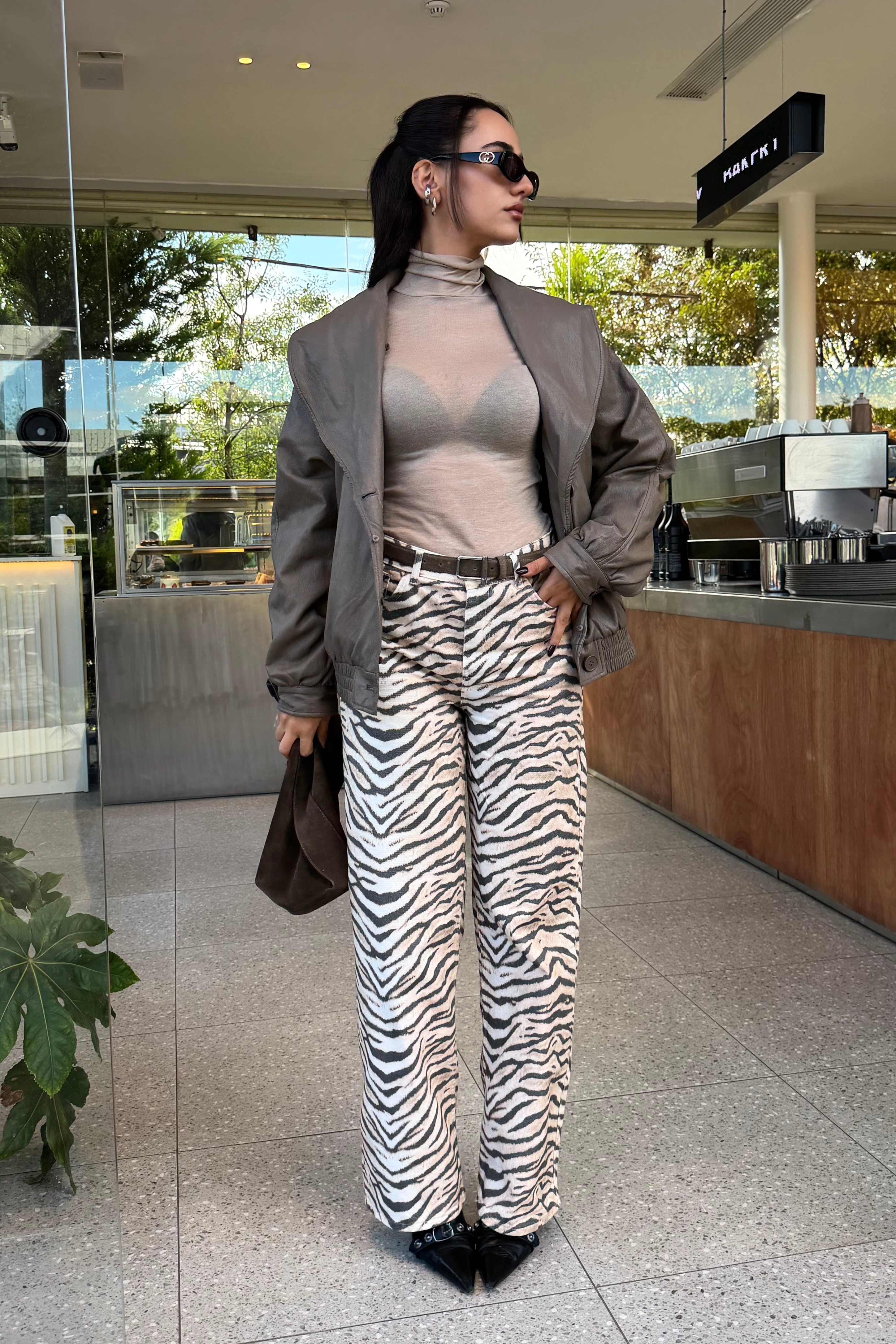 Bej Zebra Desenli Pantolon - Kadın Trousers Modelleri - Nazliye Moda | Kadın Giyim Modası