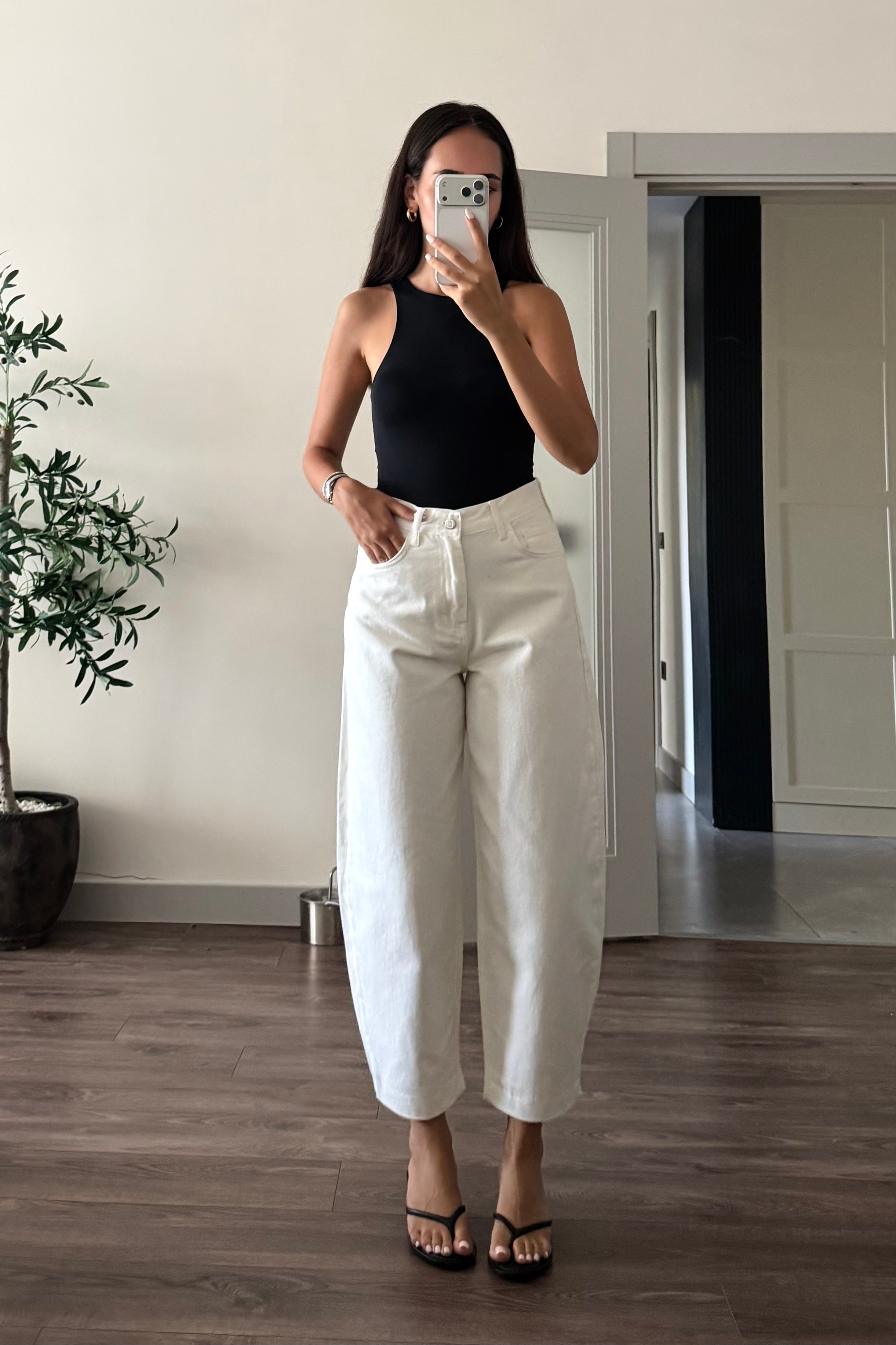 Beyaz Barrel Jean - Kadın Jean Modelleri - Nazliye Moda | Kadın Giyim Modası