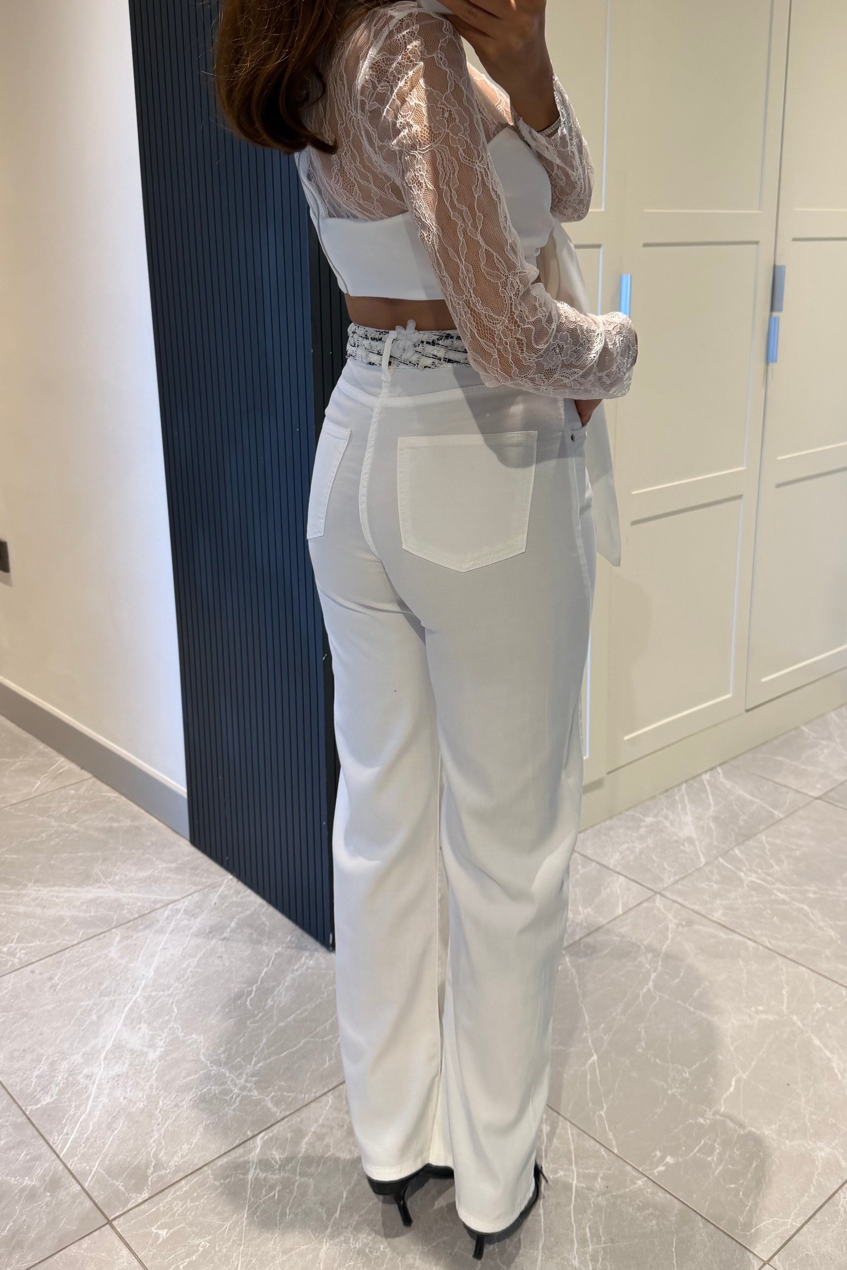 Beyaz Fiyonklu Dantel Bluz - Kadın Bluz Modelleri - Nazliye Moda | Kadın Giyim Modası