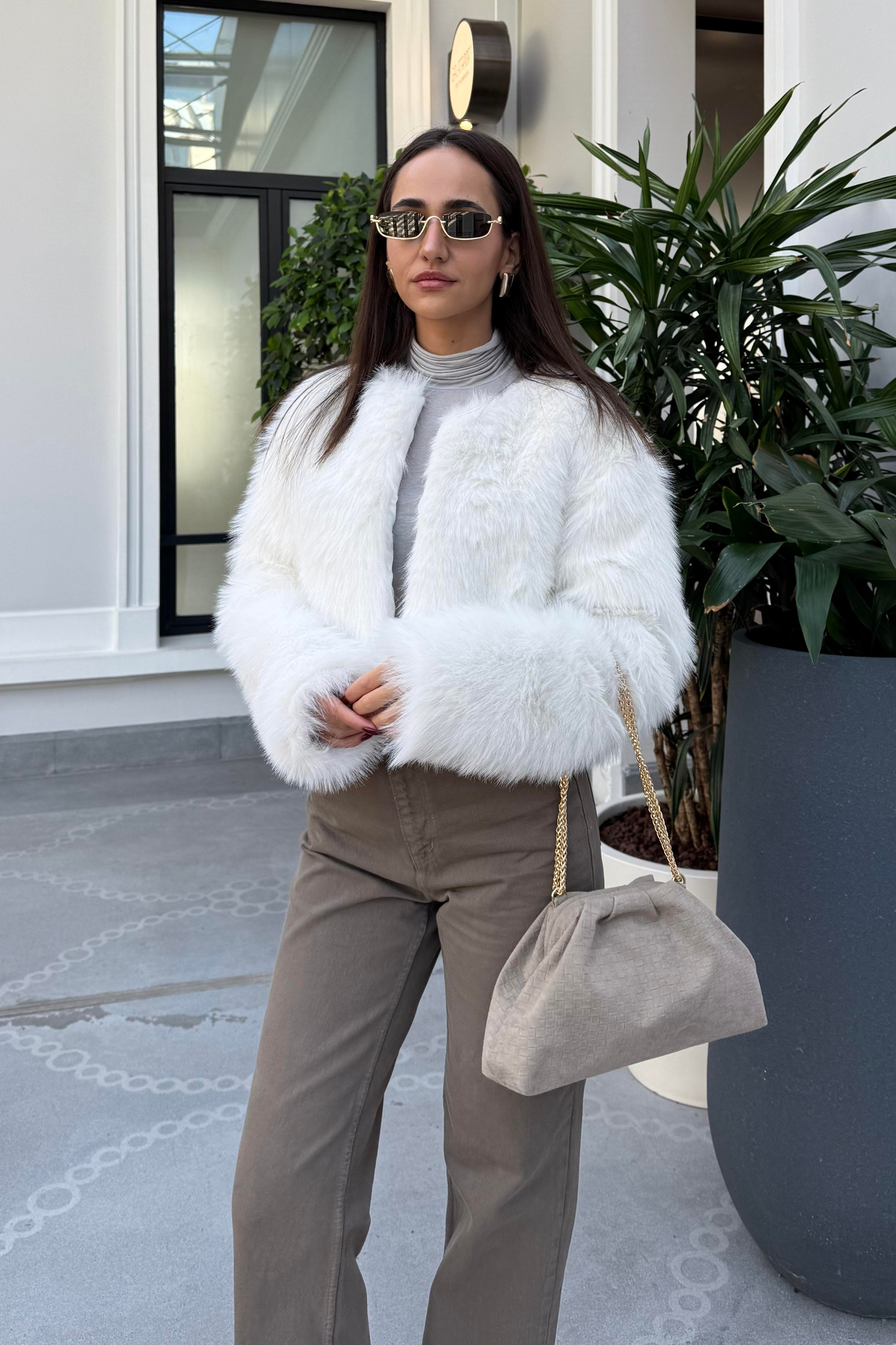Beyaz Premium Midi Kürk - Kadın Mont Modelleri - Nazliye Moda | Kadın Giyim Modası