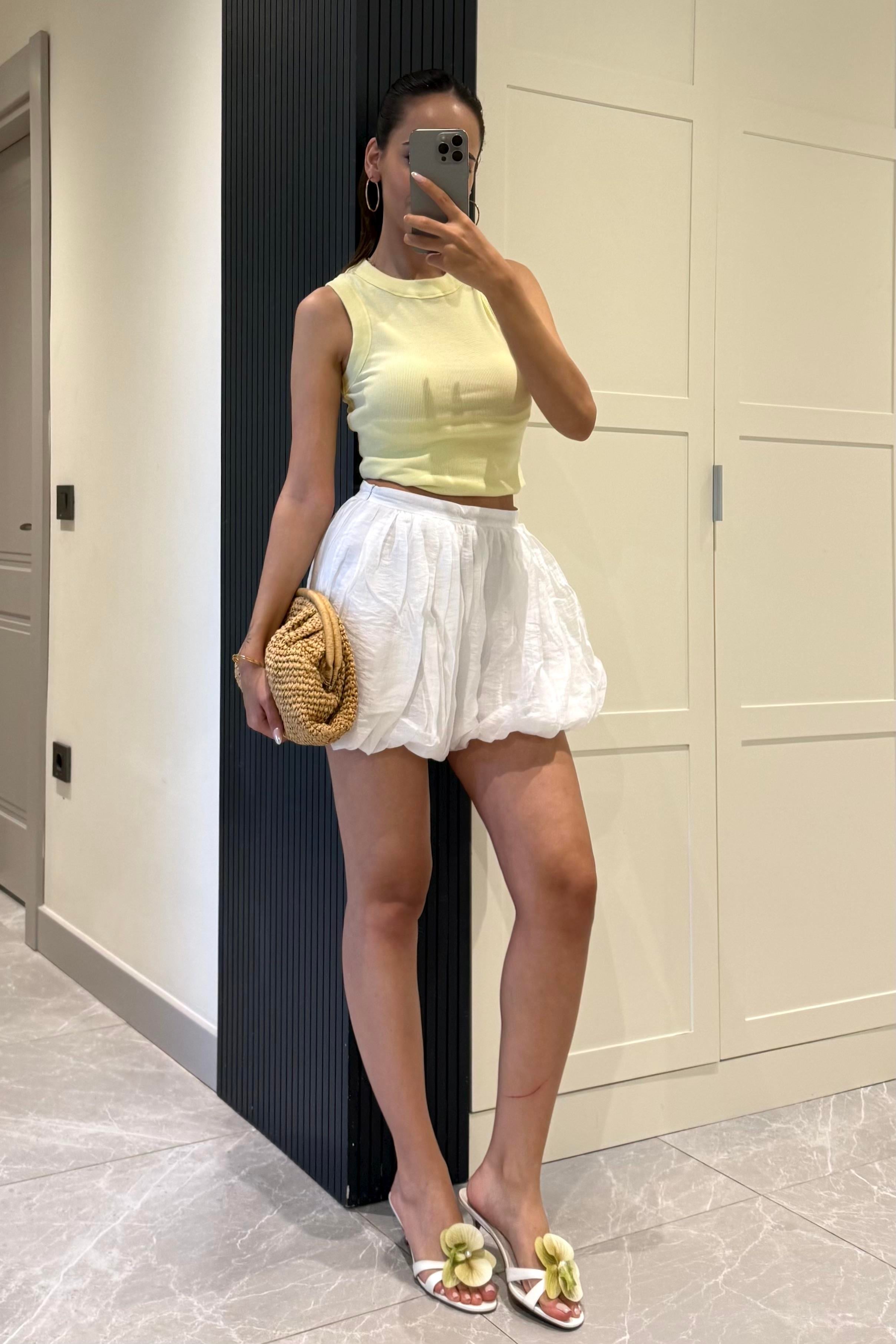 Beyaz Şortlu Balon Mini Etek - Kadın Etek Modelleri - Nazliye Moda | Kadın Giyim Modası
