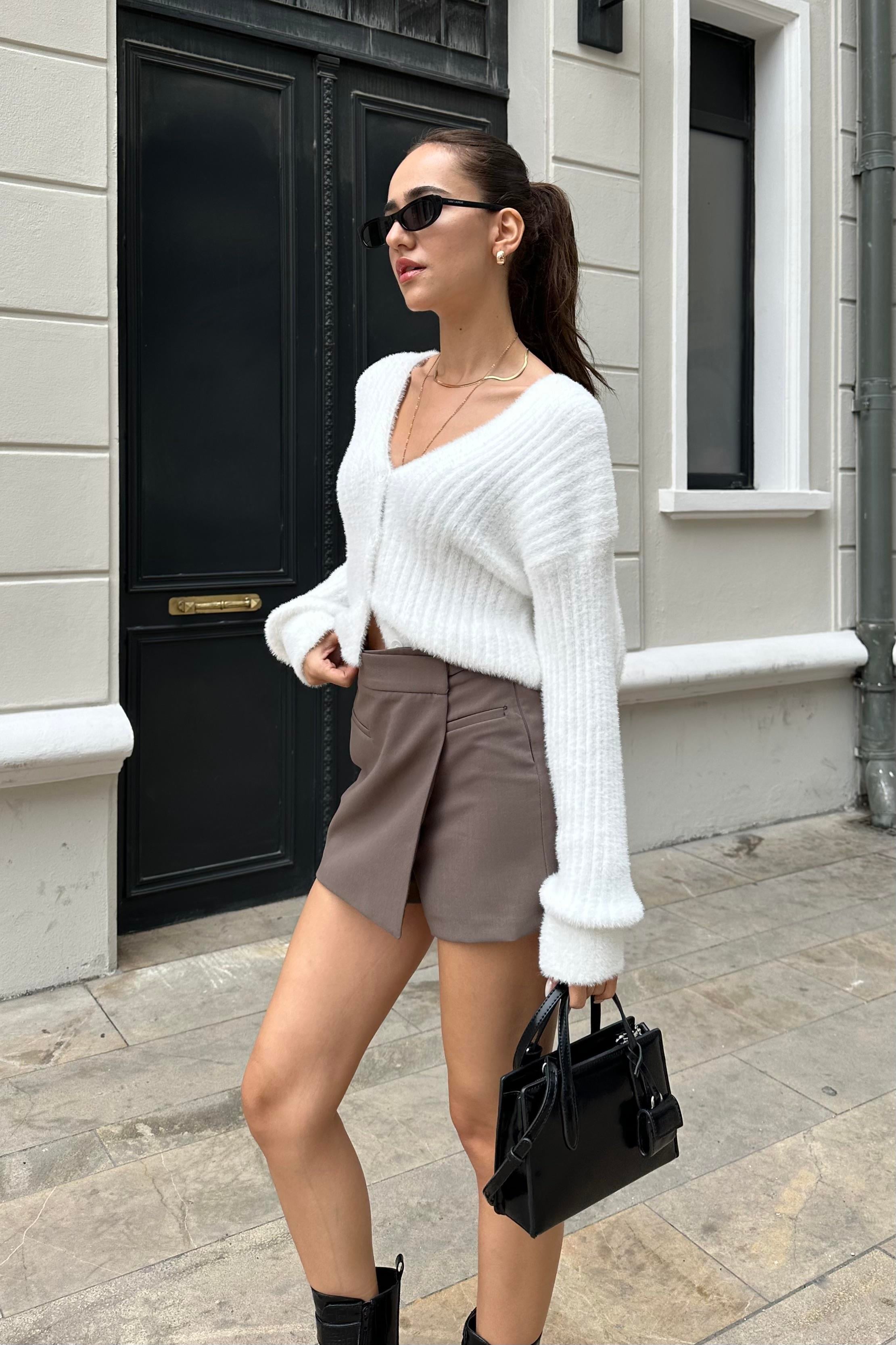 Beyaz Yumoş Hırka - Kadın Hırka & Süveter Modelleri - Nazliye Moda - Kadın Giyim Modası