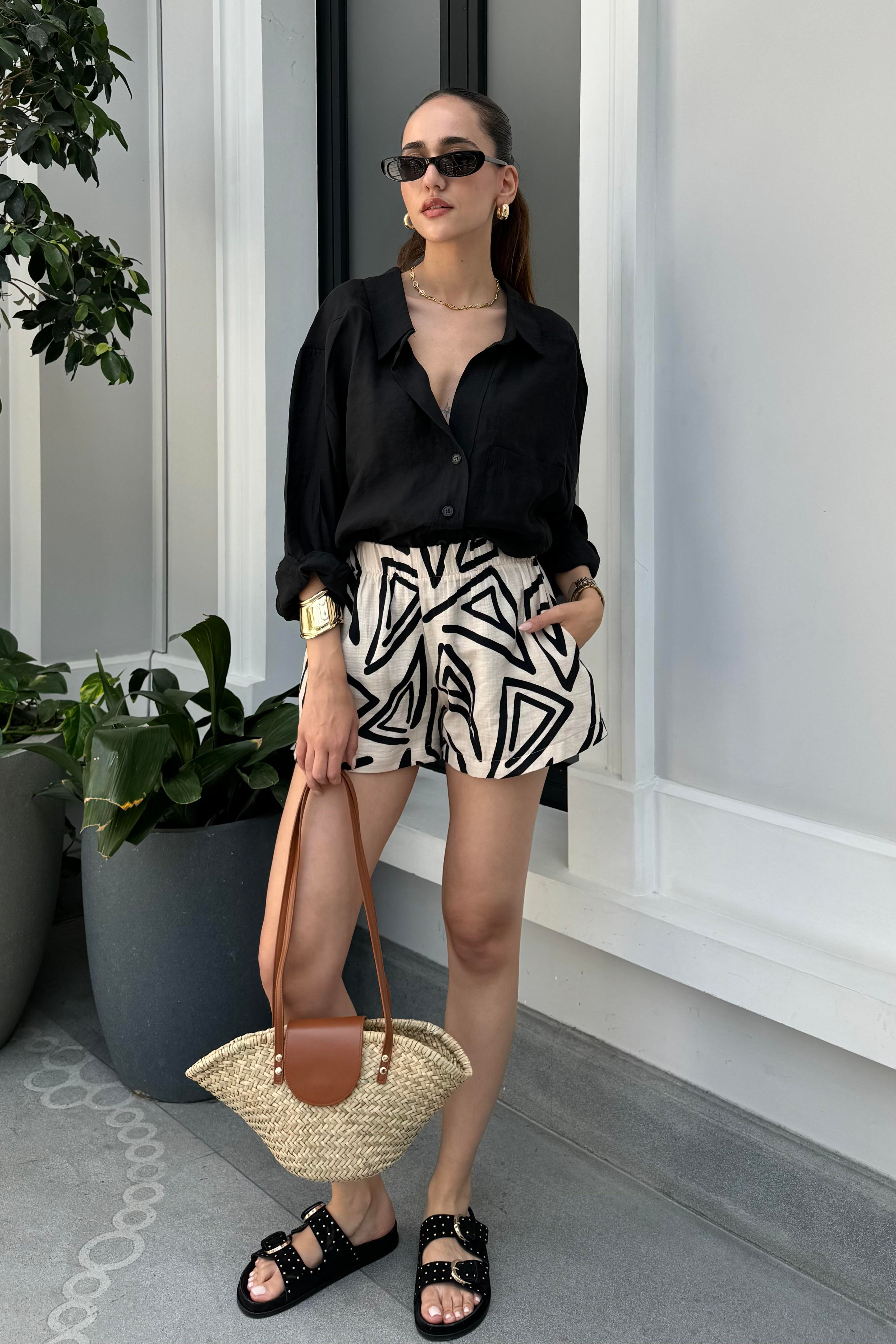 Ekru Desenli Şort - Kadın Şort Modelleri - Nazliye Moda - Kadın Giyim Modası