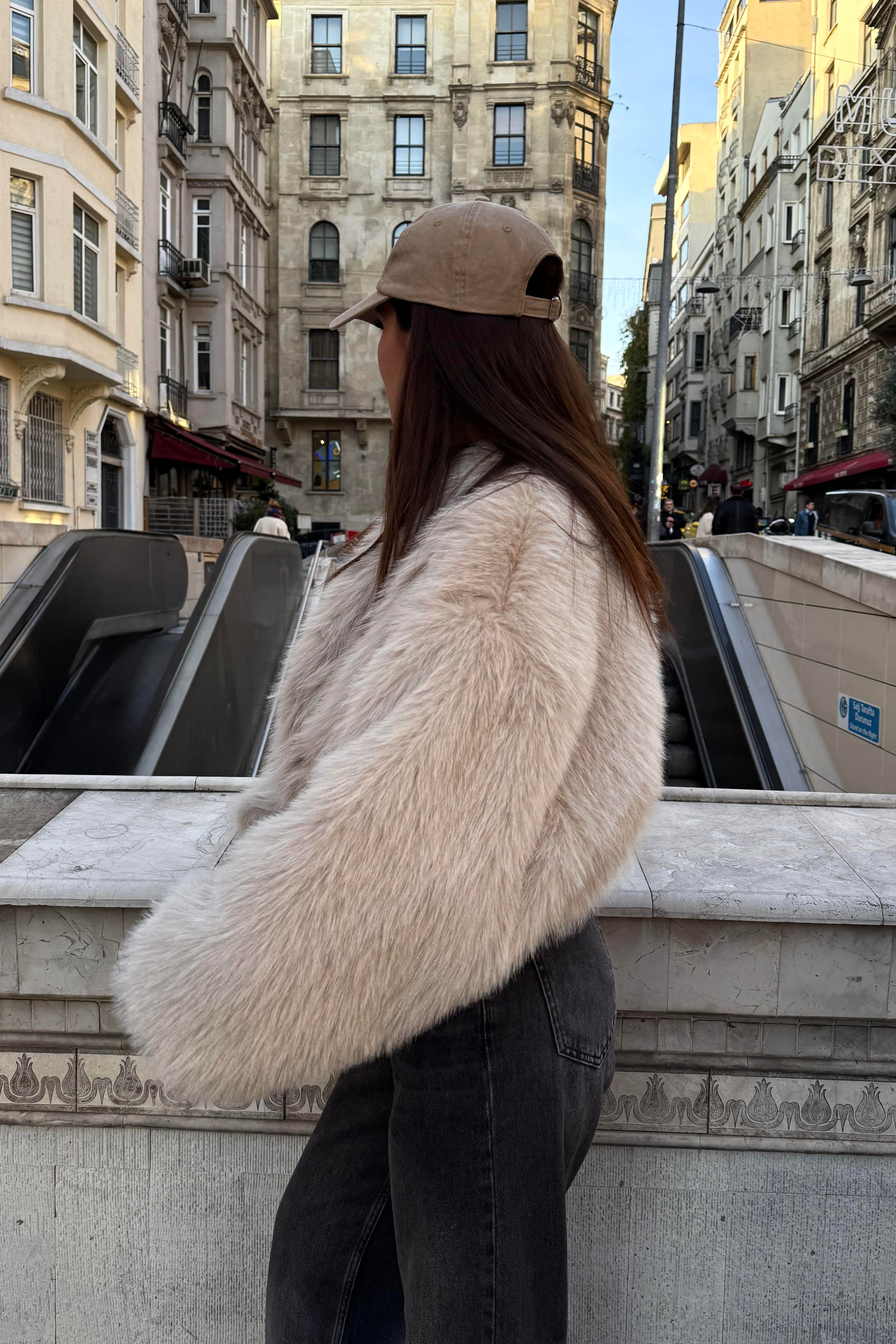 Ekru Oversize Premium Midi Kürk - Kadın Mont Modelleri - Nazliye Moda | Kadın Giyim Modası