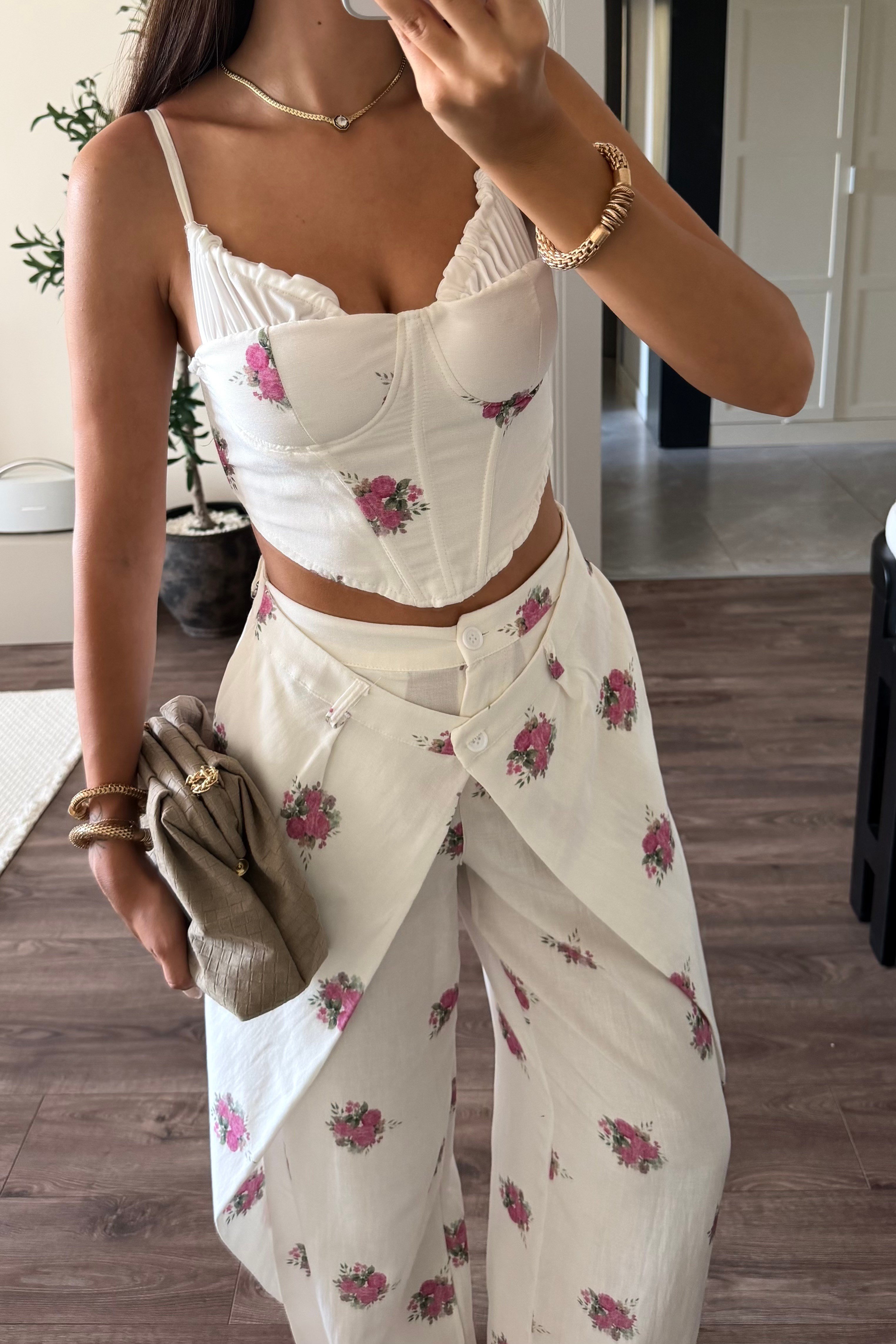 Gül Baskı Büzgülü Pantalon Bluz Takım - Kadın Outfit Sets Modelleri - Nazliye Moda | Kadın Giyim Modası