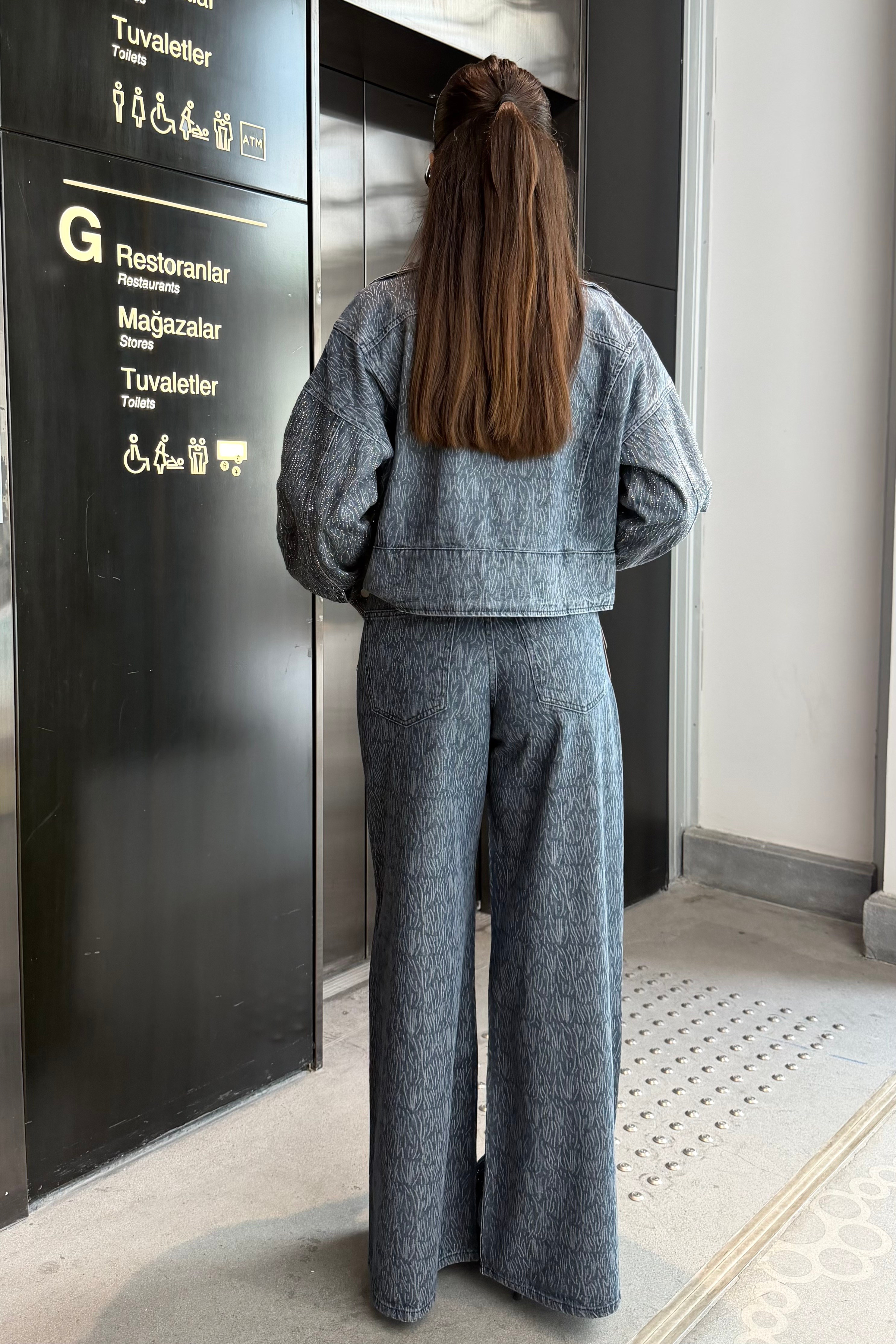 İndigo Mavi Dalgalı Taşlı Denim Ceket - Kadın Ceket Modelleri - Nazliye Moda | Kadın Giyim Modası