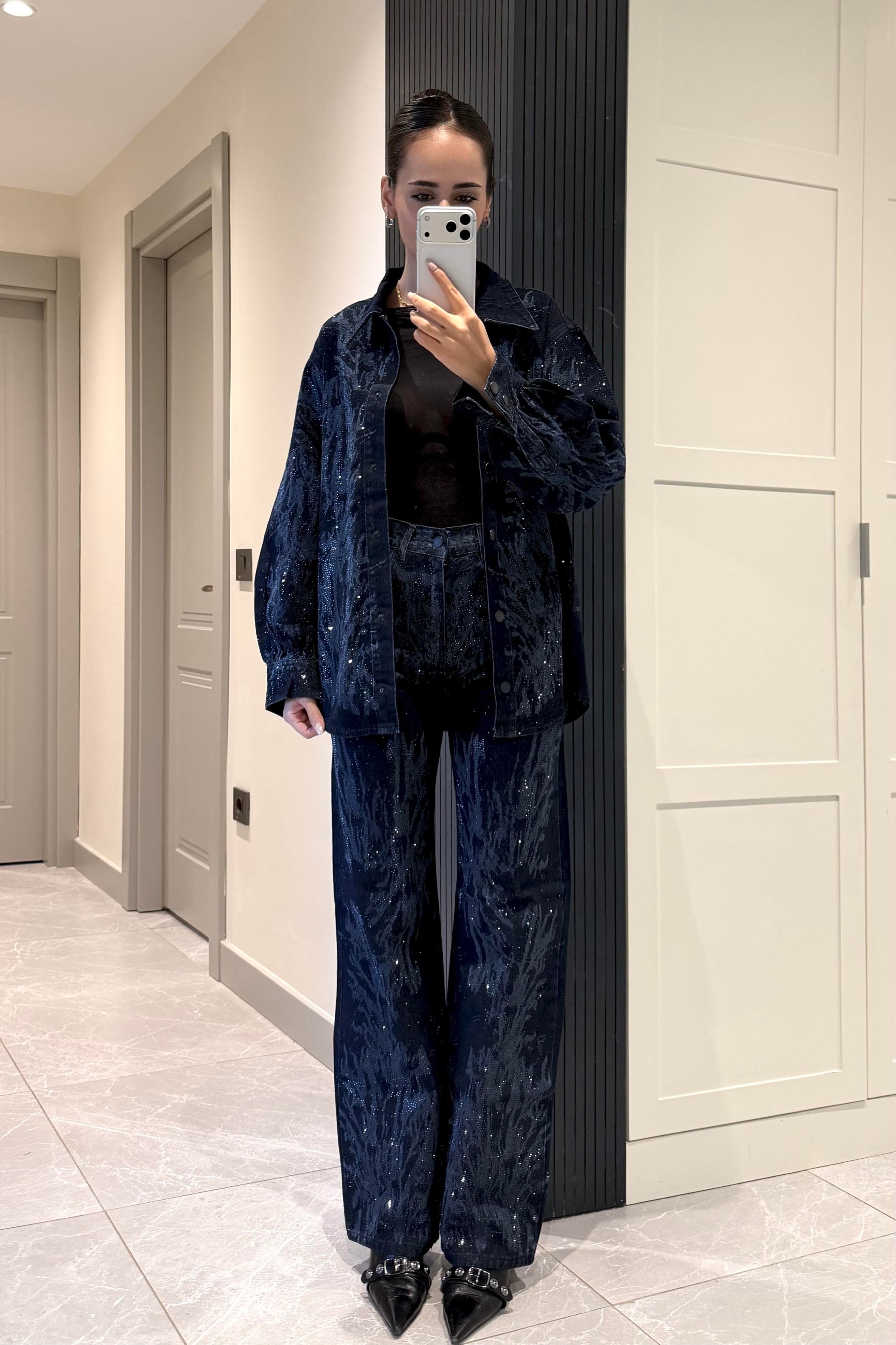 İndigo Mavi Lazer Baskı Taşlı Jean - Kadın Jean Modelleri - Nazliye Moda | Kadın Giyim Modası