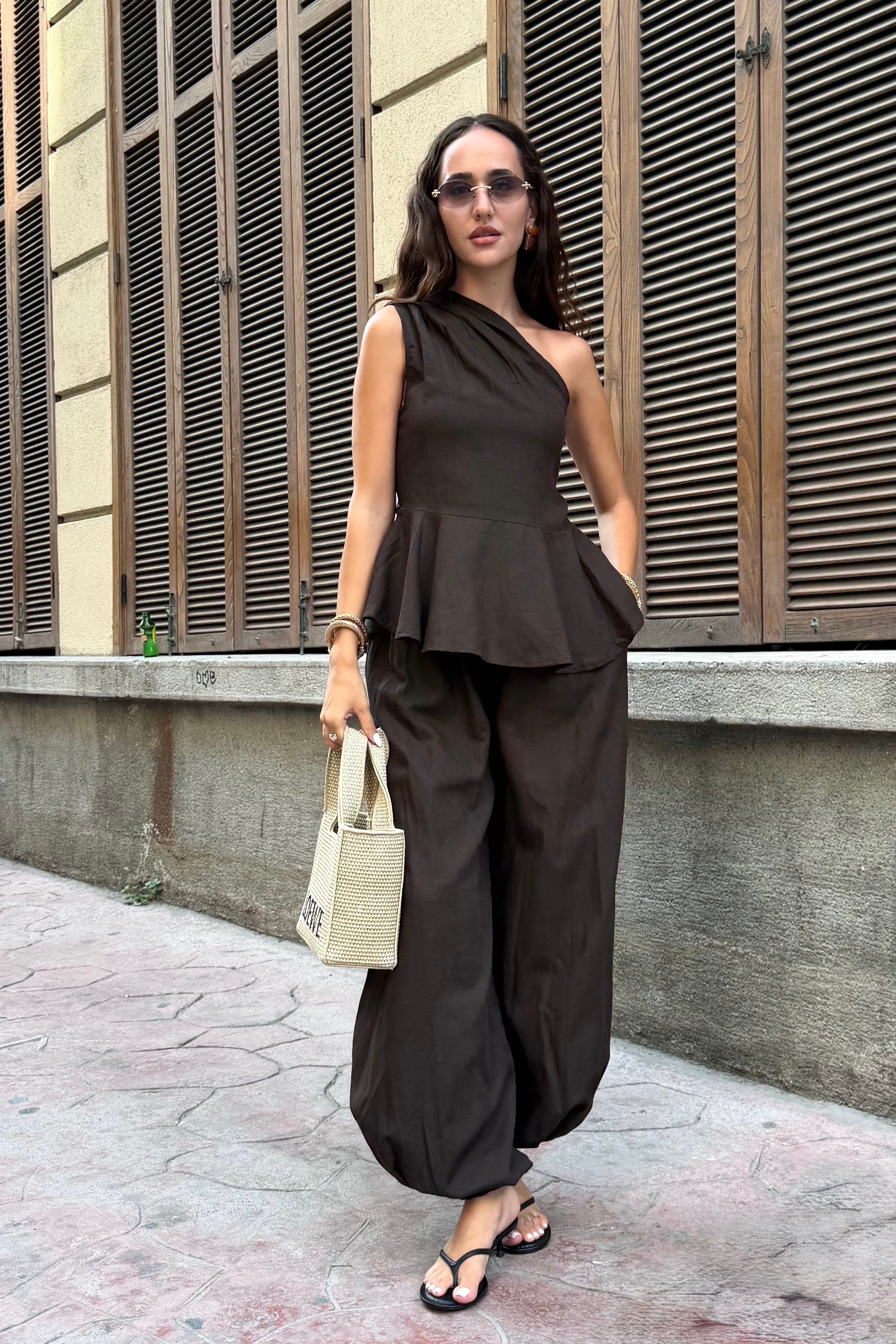 Kahverengi Tek Omuz Balon Pantolon Takım - Kadın Takım Modelleri - Nazliye Moda | Kadın Giyim Modası