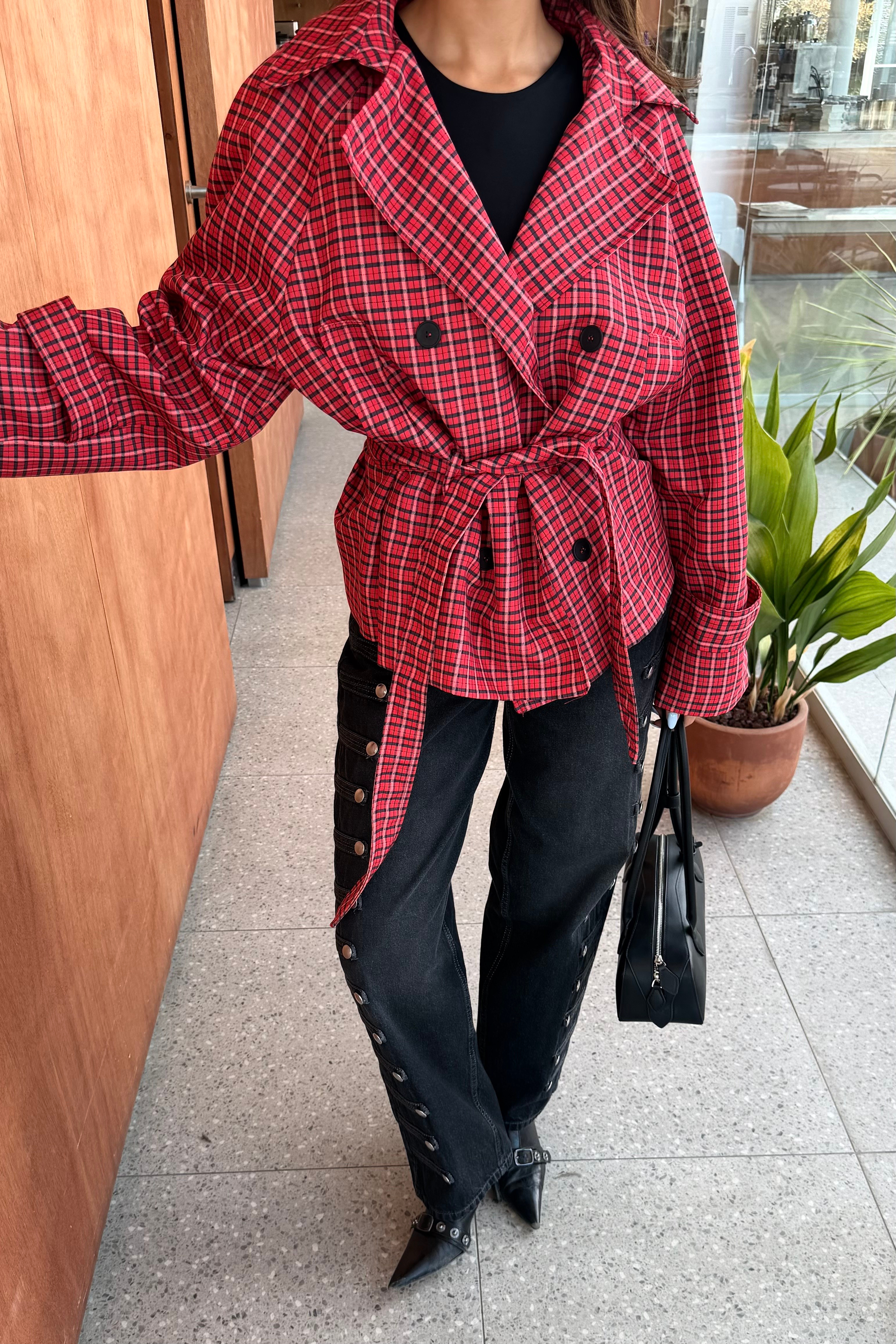 Kırmızı Ekose Beli Kuşaklı Trençkot - Kadın Trençkot Modelleri - Nazliye Moda | Kadın Giyim Modası