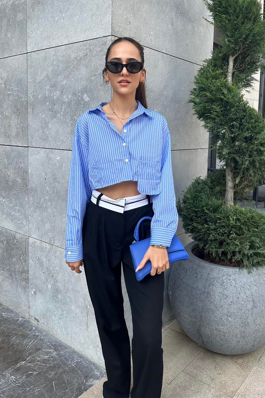 Mavi Çizgili Crop Gömlek - Kadın Gömlek Modelleri - Nazliye Moda | Kadın Giyim Modası