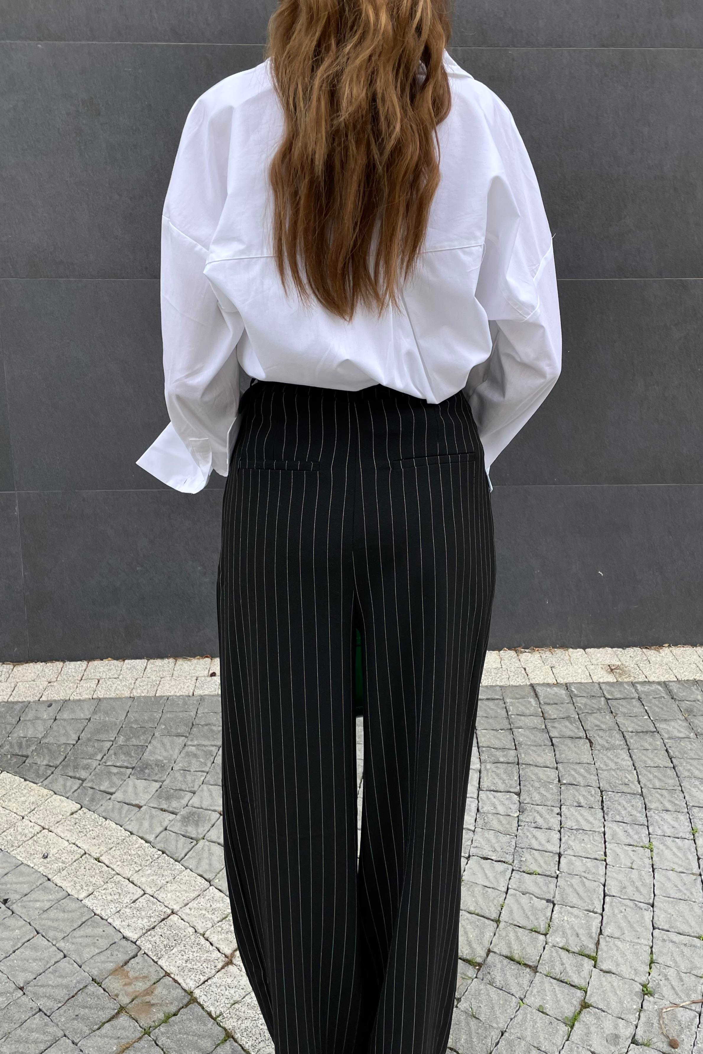Siyah Çizgili Kumaş Pantolon - Kadın Pantolon Modelleri - Nazliye Moda | Kadın Giyim Modası