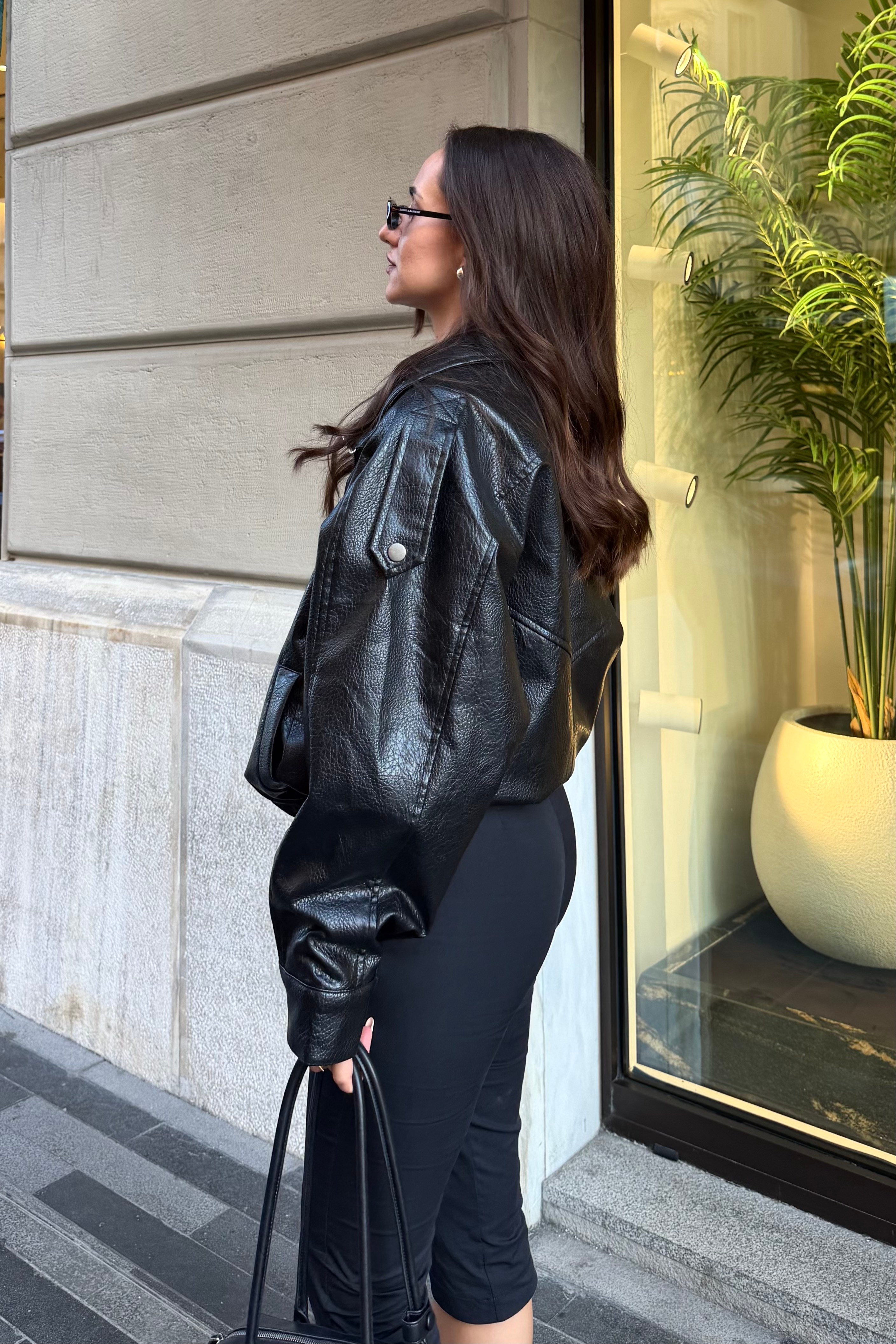Siyah Dik Yaka Deri Ceket - Kadın Jackets Modelleri - Nazliye Moda | Kadın Giyim Modası