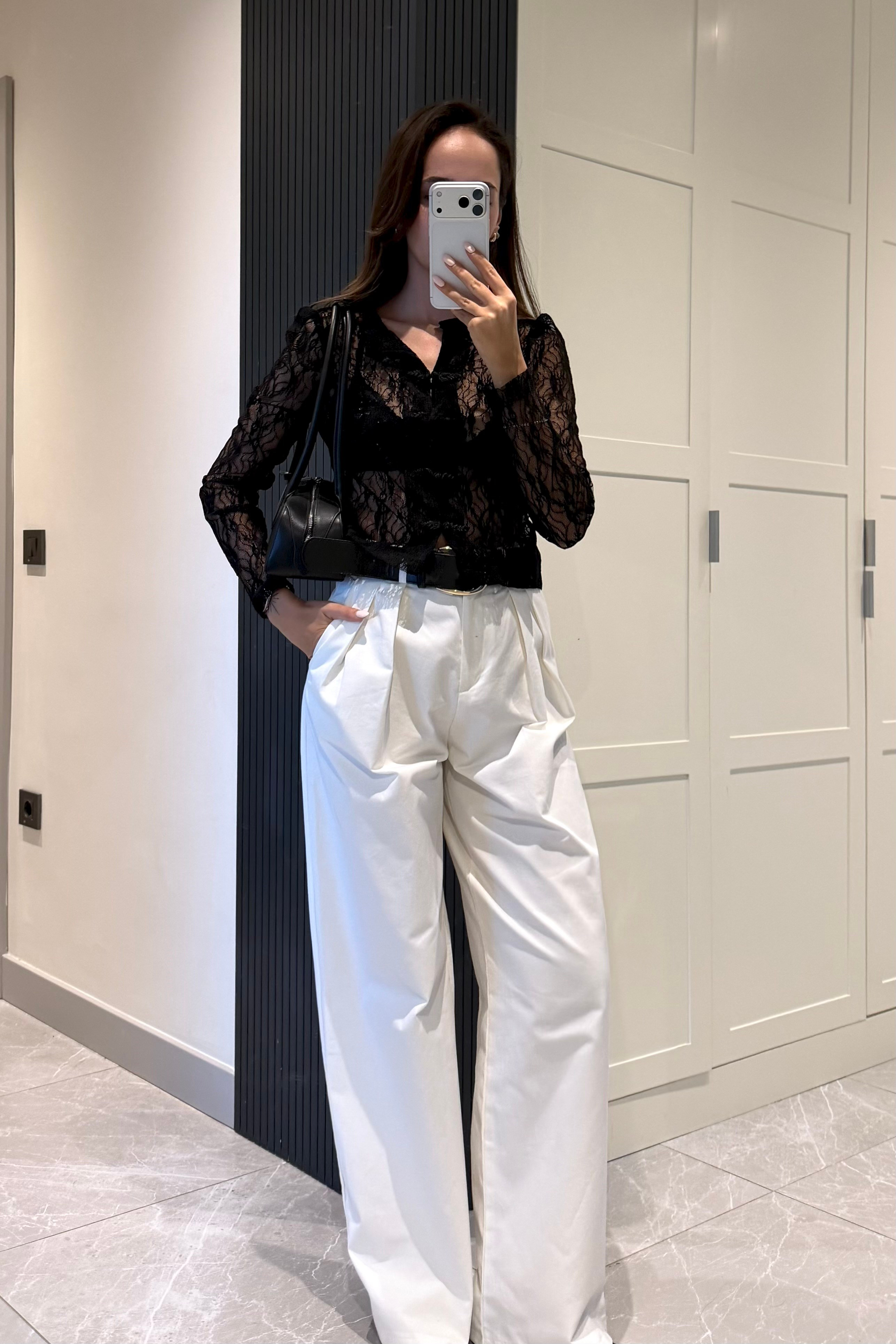 Siyah Düğmeli Dantel Bluz - Kadın Blouses Modelleri - Nazliye Moda | Kadın Giyim Modası