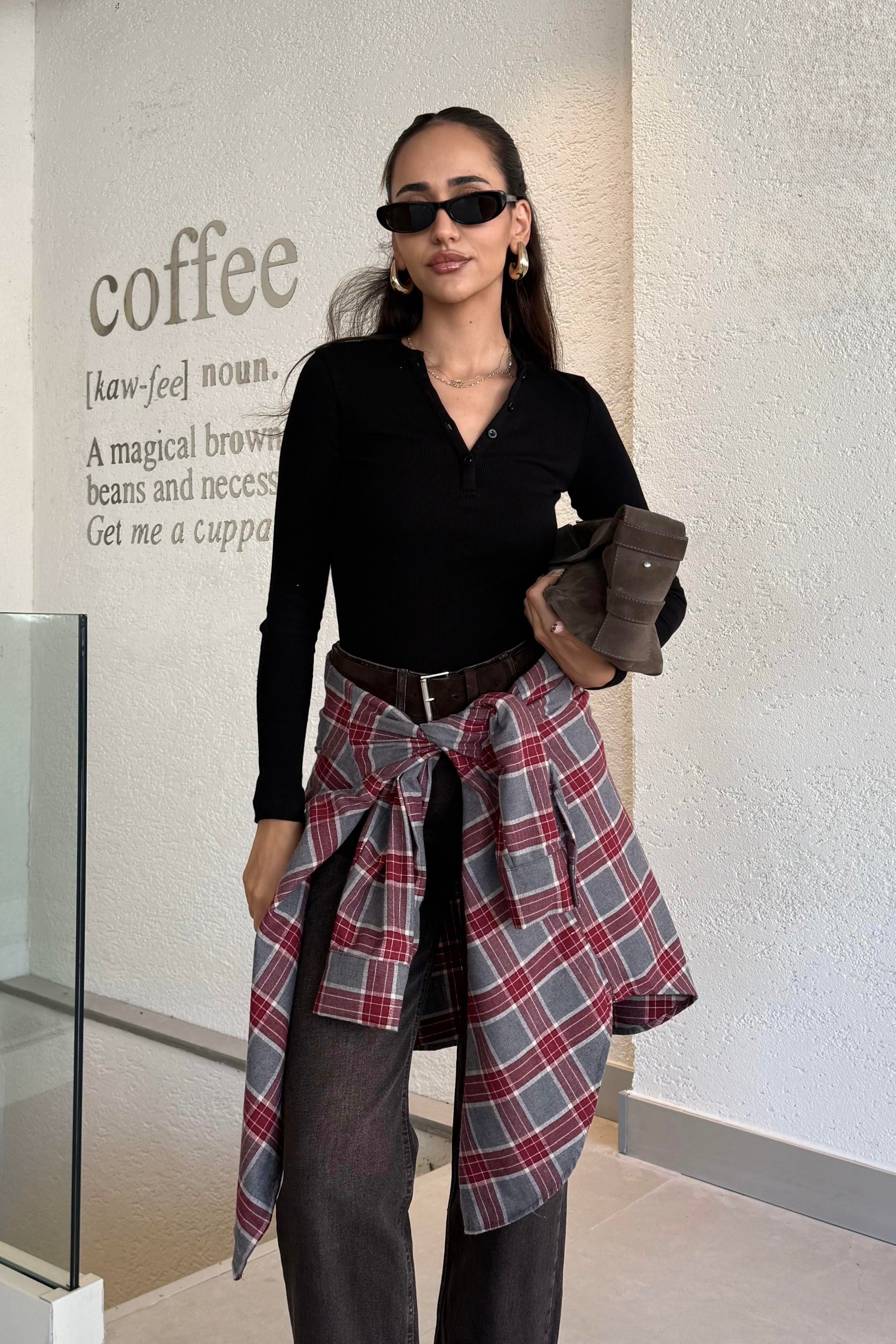 SİYAH DÜĞMELİ PAMUKLU BASİC - Kadın Body & Crop Tops Modelleri - Nazliye Moda | Kadın Giyim Modası