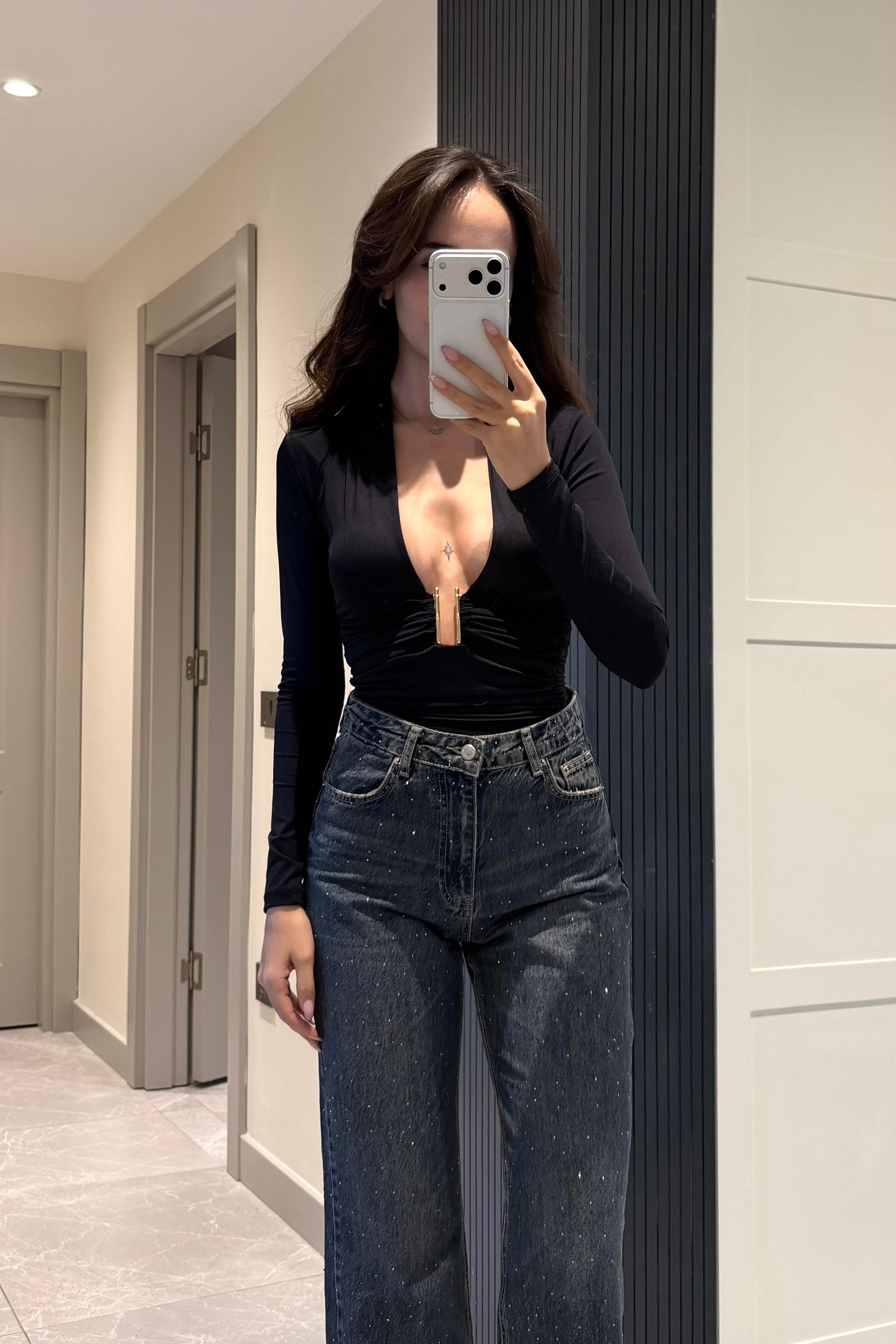 Siyah Göğüs Dekolte Body Suit - Kadın Bluz Modelleri - Nazliye Moda | Kadın Giyim Modası