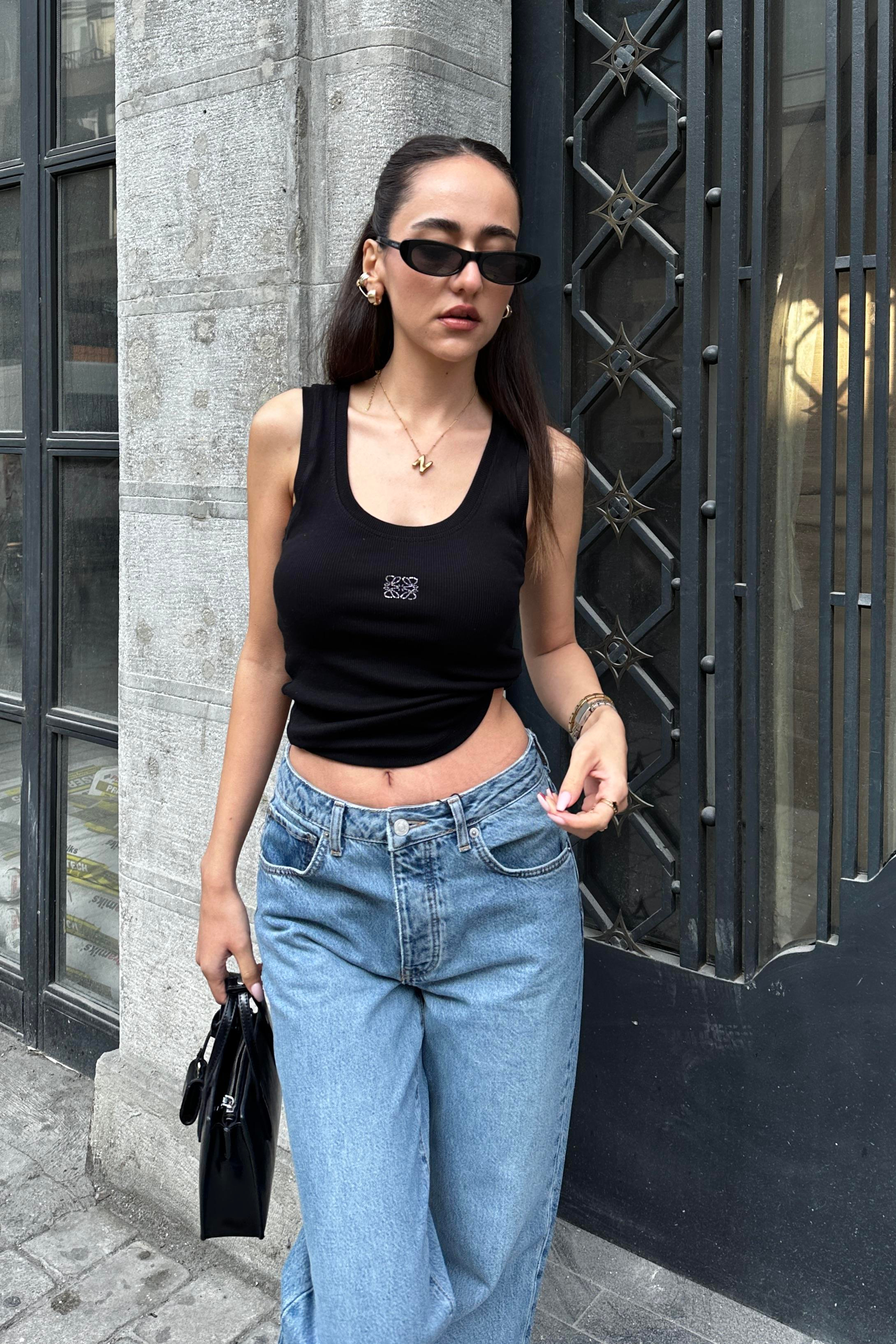 Siyah Kalın Askılı Basic Bluz - Kadın Blouses Modelleri - Nazliye Moda - Kadın Giyim Modası