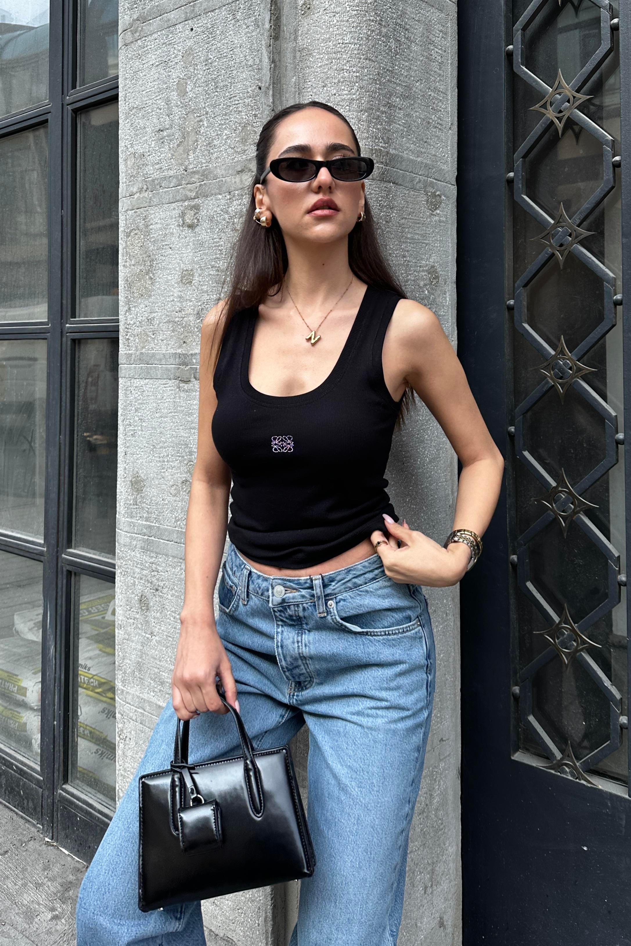 Siyah Kalın Askılı Basic Bluz - Kadın Blouses Modelleri - Nazliye Moda - Kadın Giyim Modası