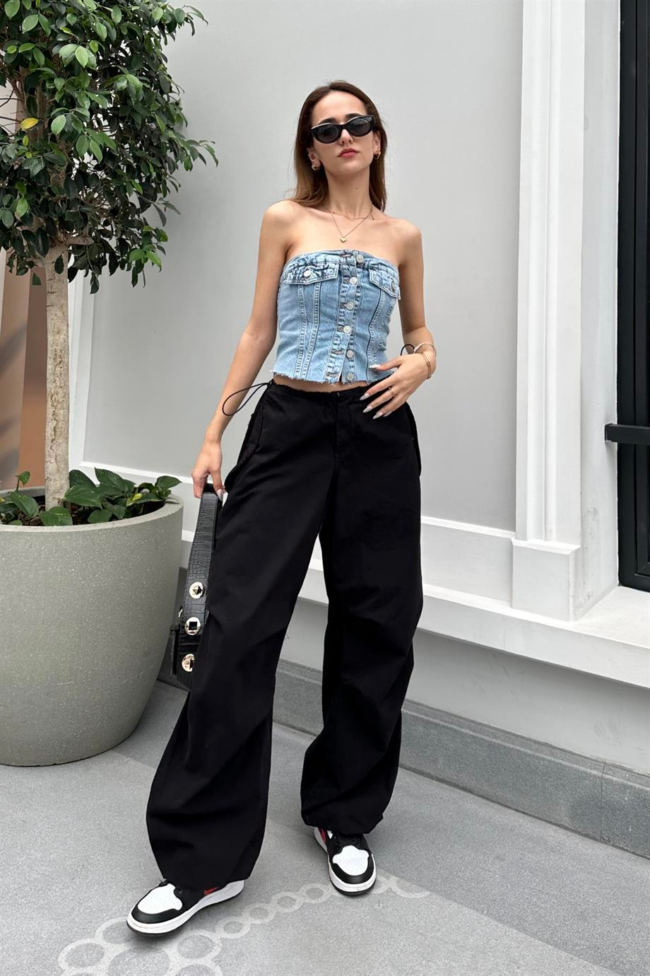 Siyah Paraşüt Jogger Pantolon - Kadın Pantolon Modelleri - Nazliye Moda | Kadın Giyim Modası