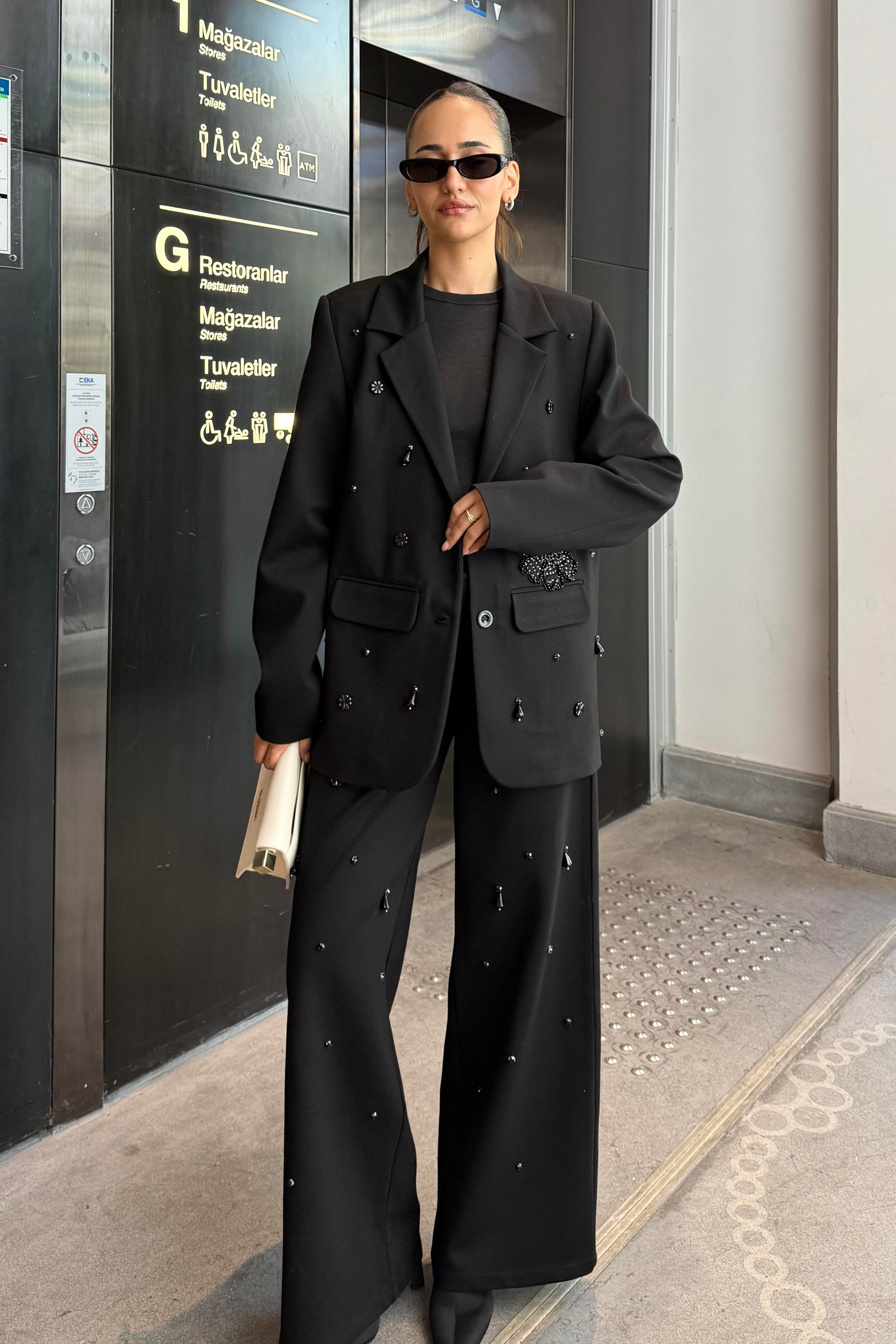 Siyah Taş İşlemeli Tasarım Pantolon - Kadın Trousers Modelleri - Nazliye Moda | Kadın Giyim Modası