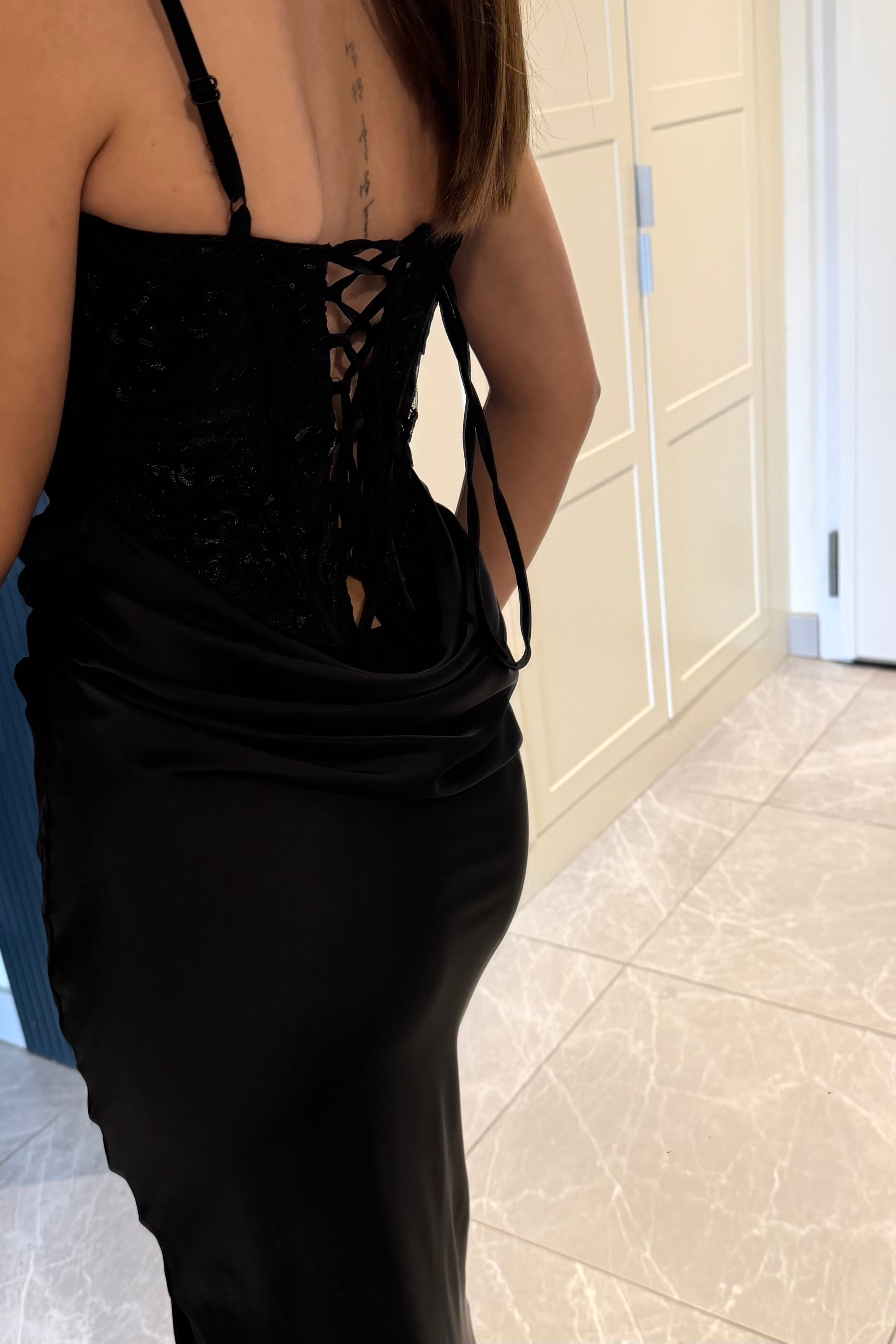 Siyah Üzeri Güpür Desenli Drape Saten Elbise - Kadın Elbise Modelleri - Nazliye Moda | Kadın Giyim Modası