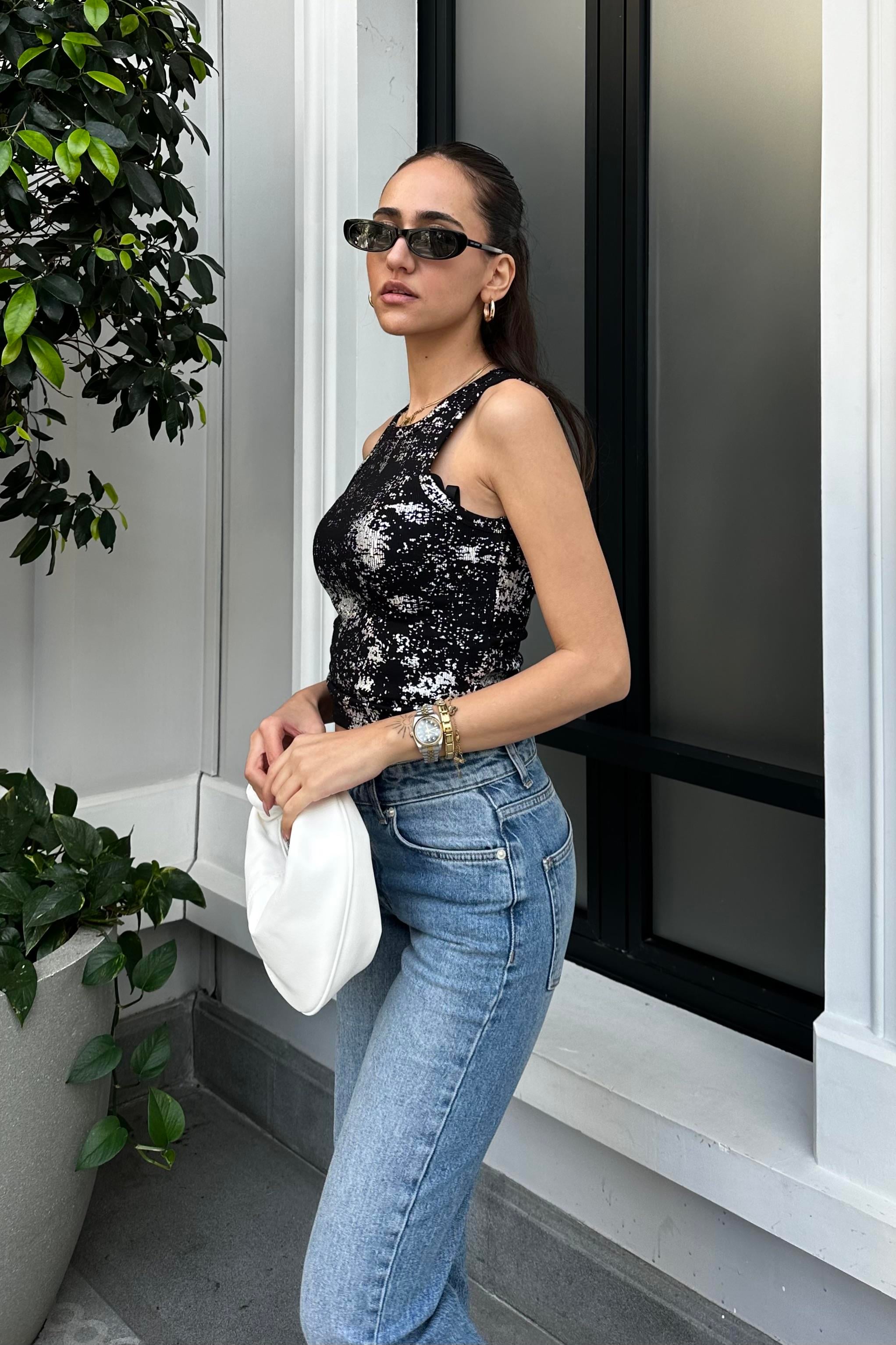 Siyah Varak Baskı Basic Crop - Kadın Body & Crop Tops Modelleri - Nazliye Moda - Kadın Giyim Modası