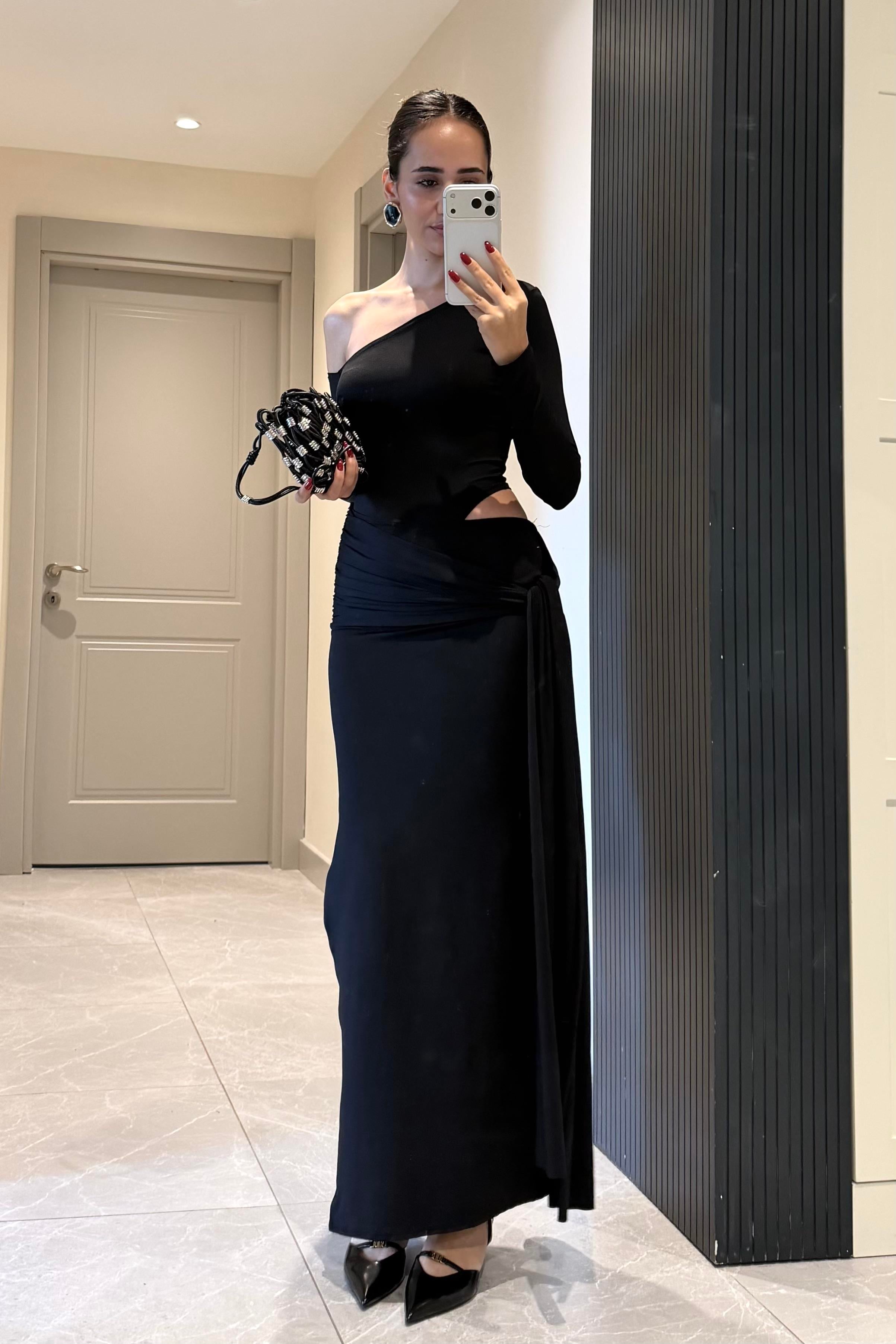 Siyah Yırtmaç Detay Uzun Elbise - Kadın Elbise Modelleri - Nazliye Moda | Kadın Giyim Modası