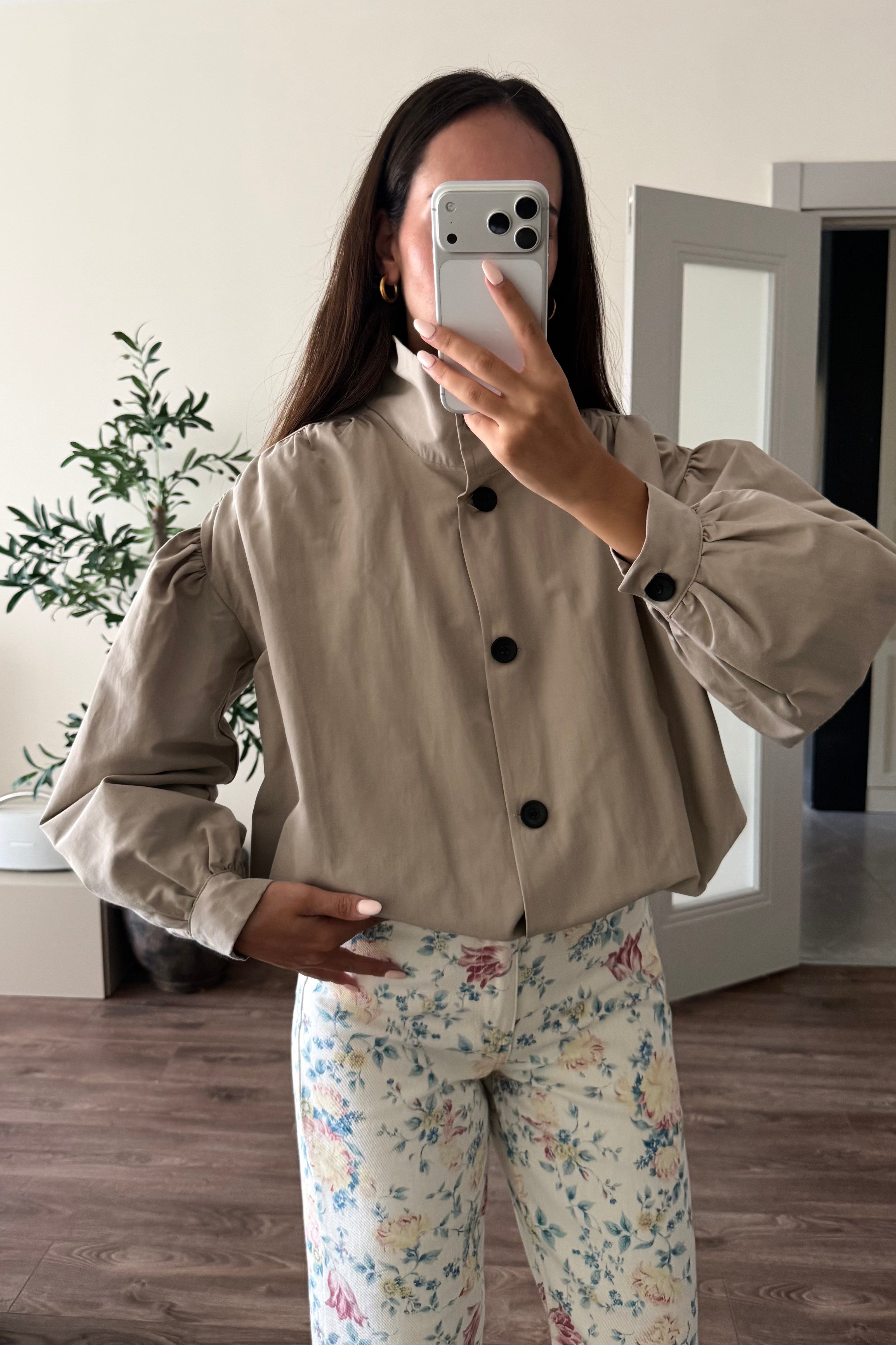 Taş Dik Yaka Kısa Trençkot - Kadın Ceket Modelleri - Nazliye Moda | Kadın Giyim Modası