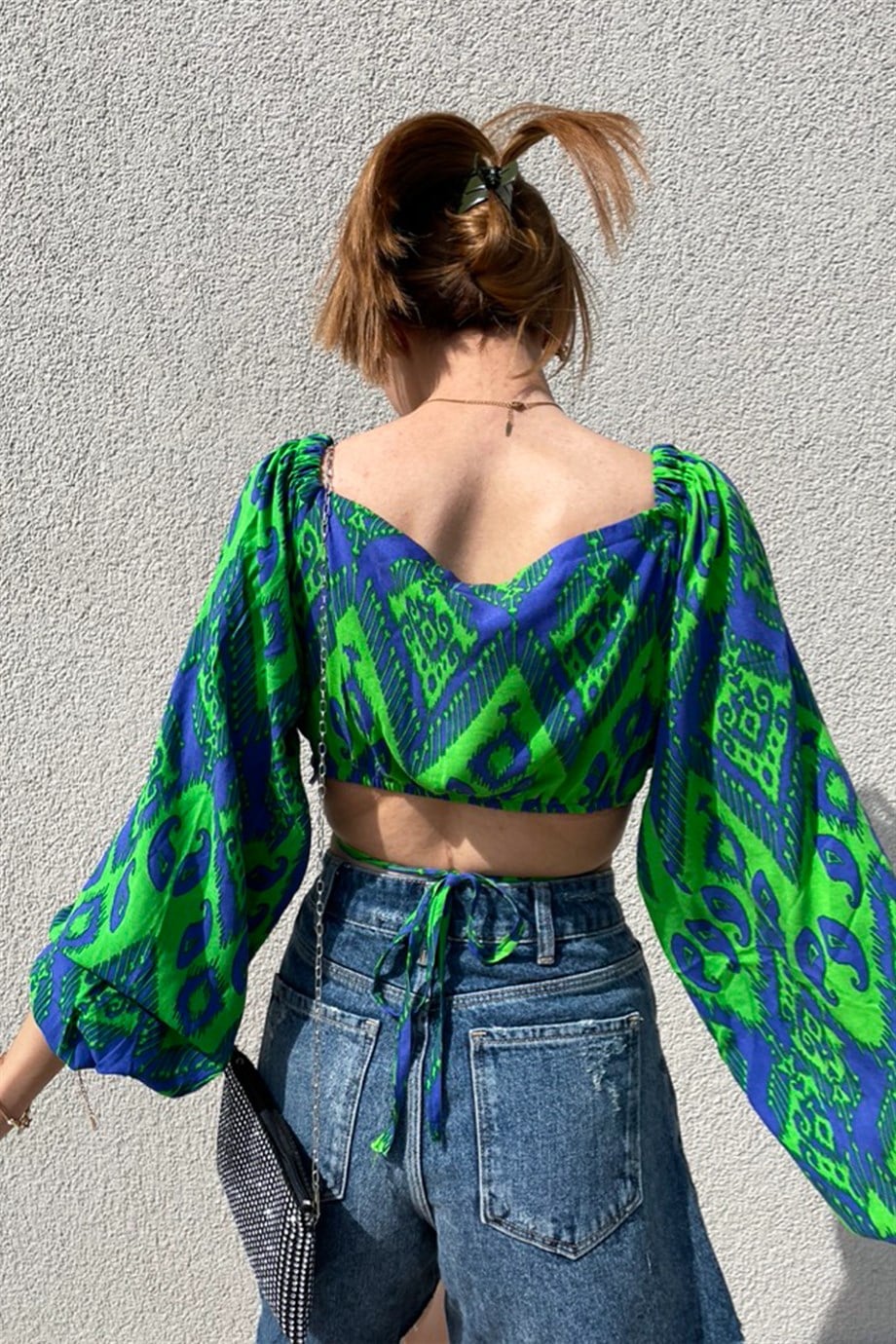 Yeşil Desenli Bağlama Detay Crop Bluz - Kadın Bluz Modelleri - Nazliye.com | Kadın Başrolde