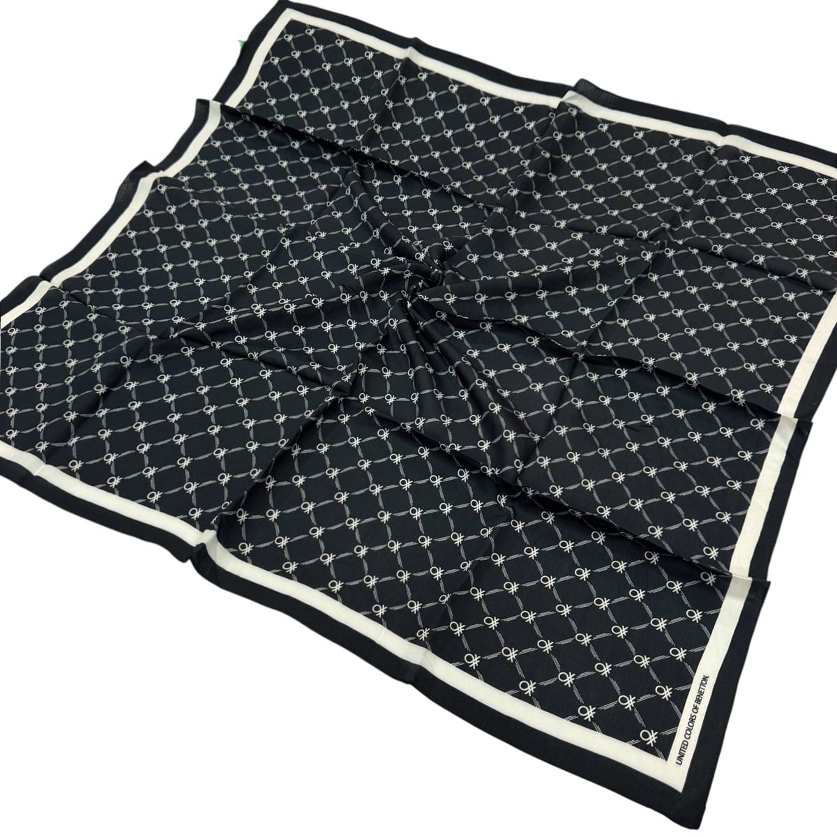 Benetton Desenli Siena Eşarp - 1040 - Siyah