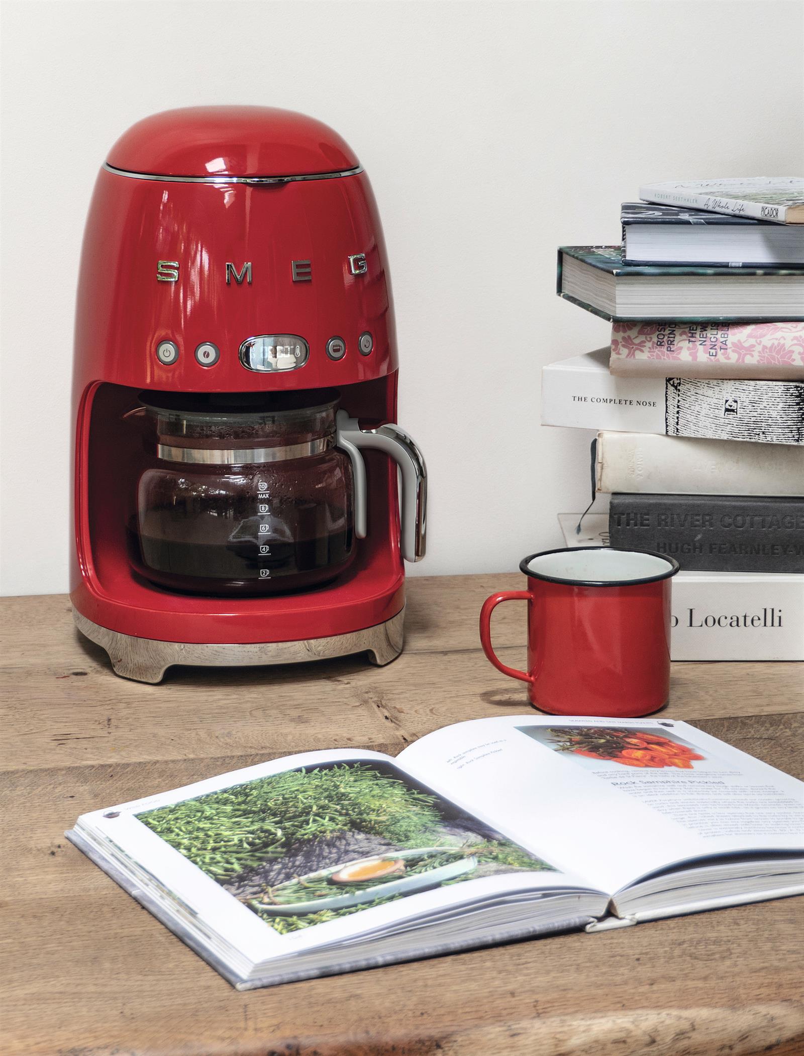 Smeg Kırmızı Filtre Kahve Makinesi
